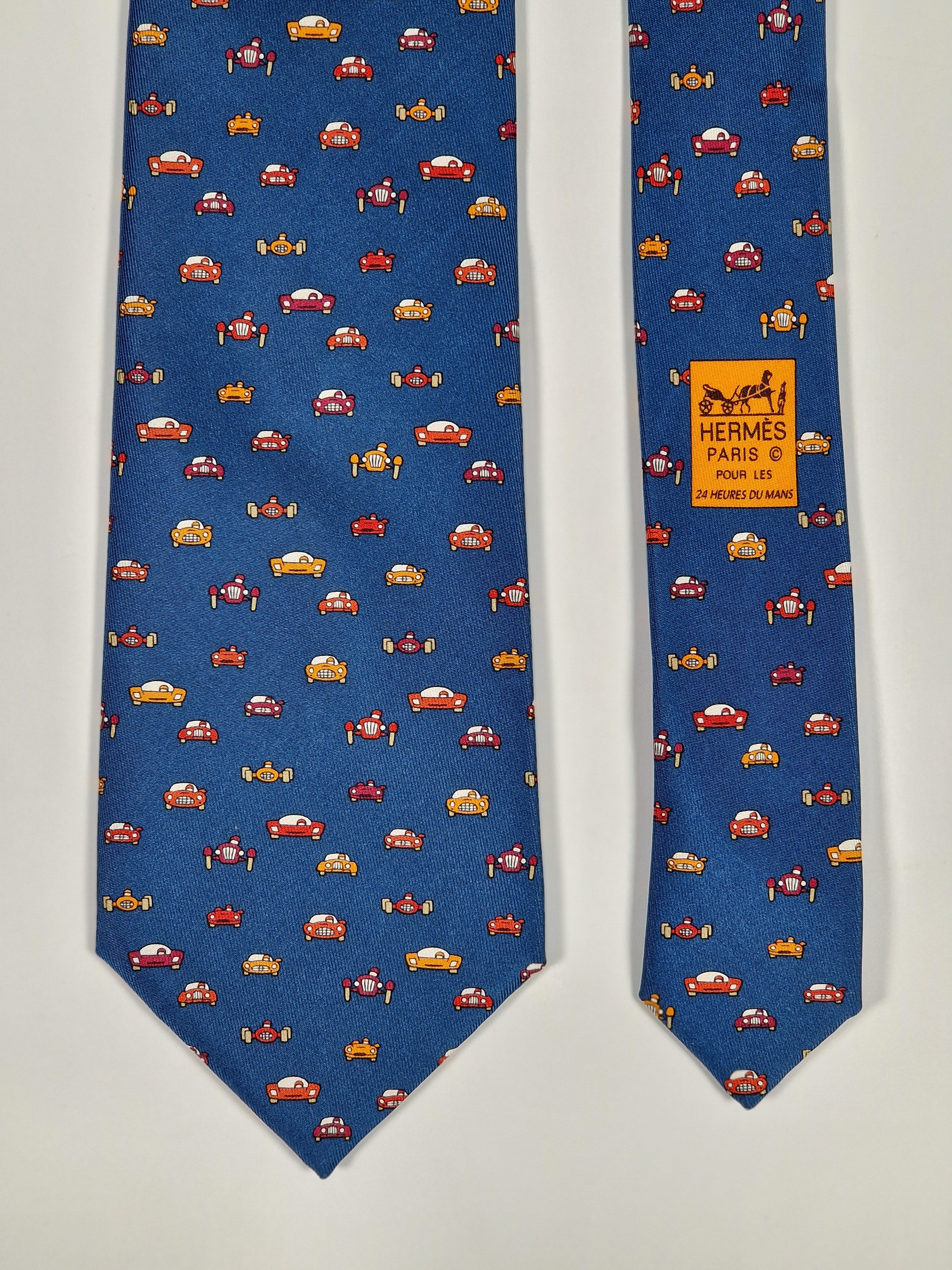 005495 Hermés 5495 UA "Le Mans" tie.