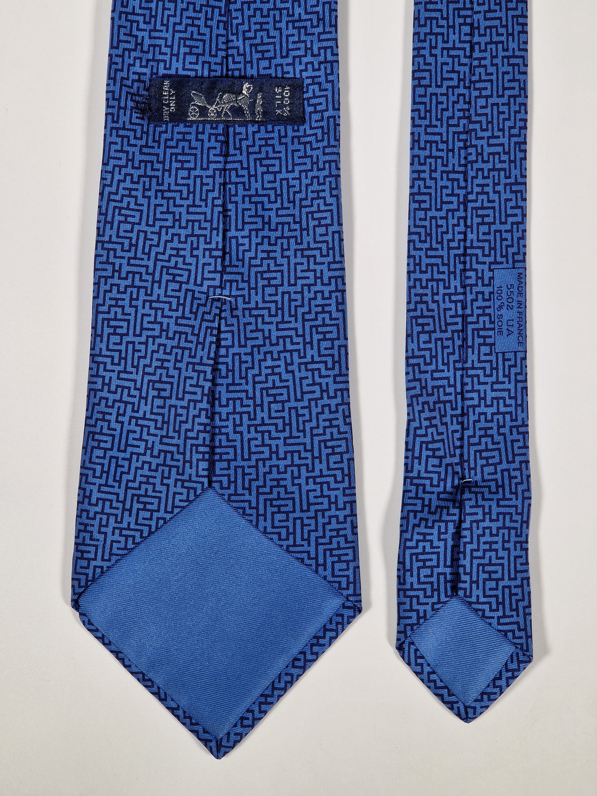 005502 Hermès tie blue maze pattern 5502 UA