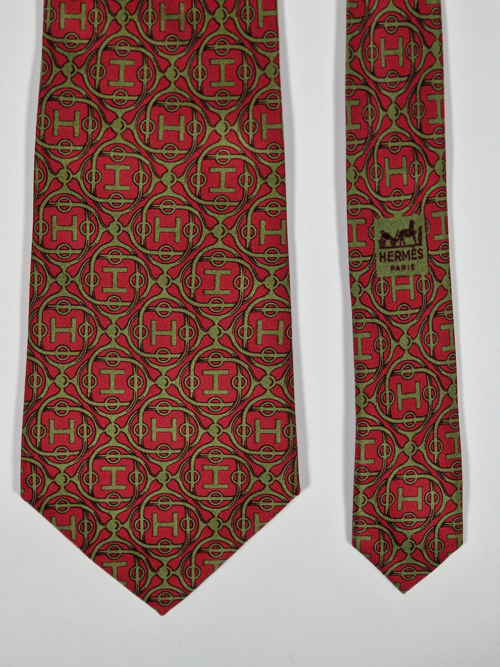 Hermés wide vintage silk tie H pattern red 550 IA
