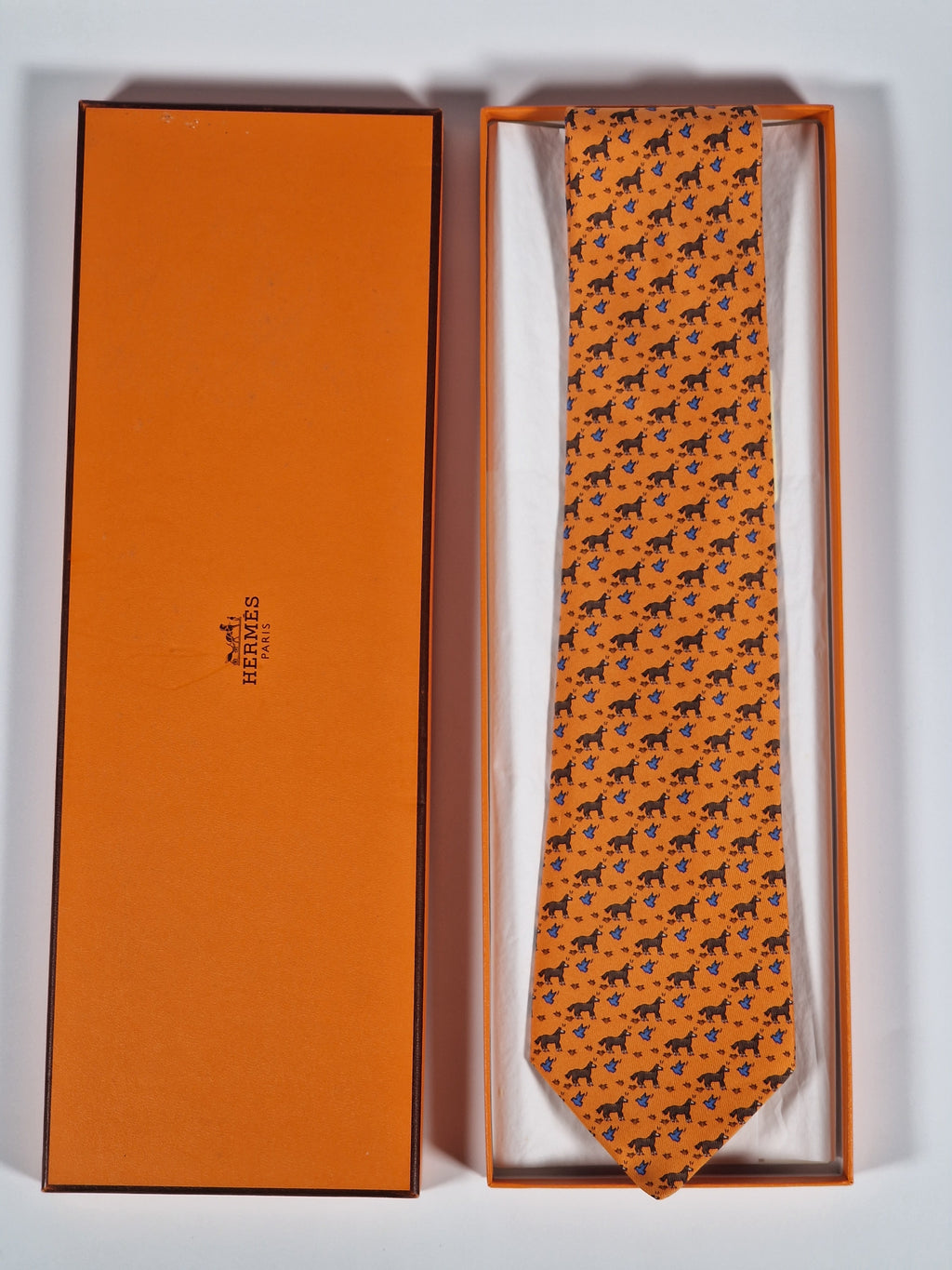 Hermés 5511 UA tie with box