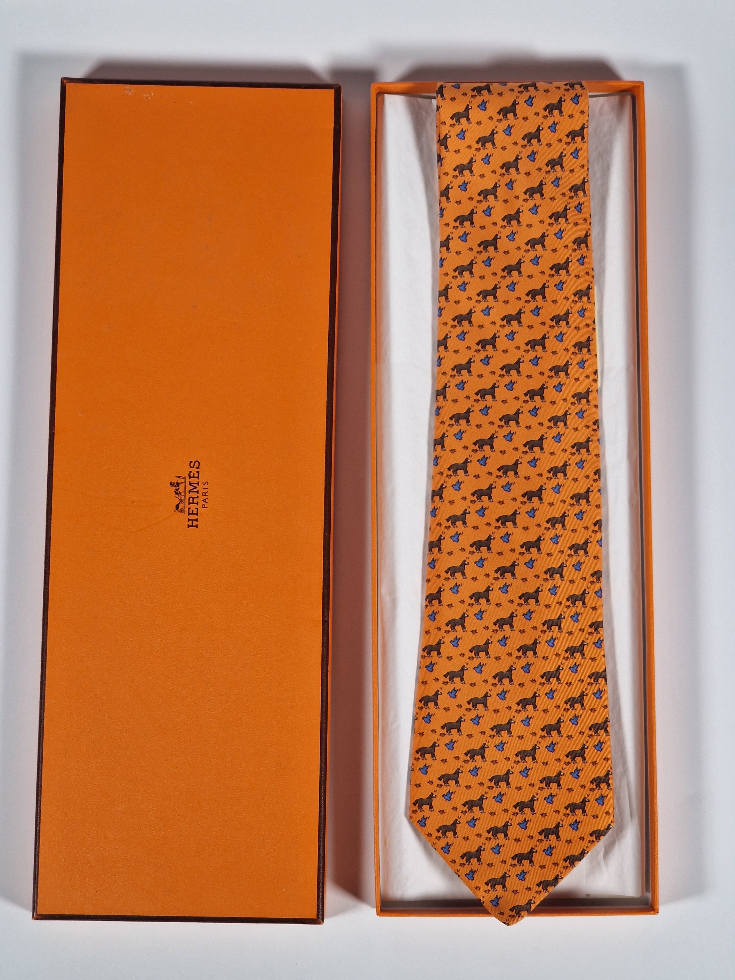Hermés 5511 UA tie with box