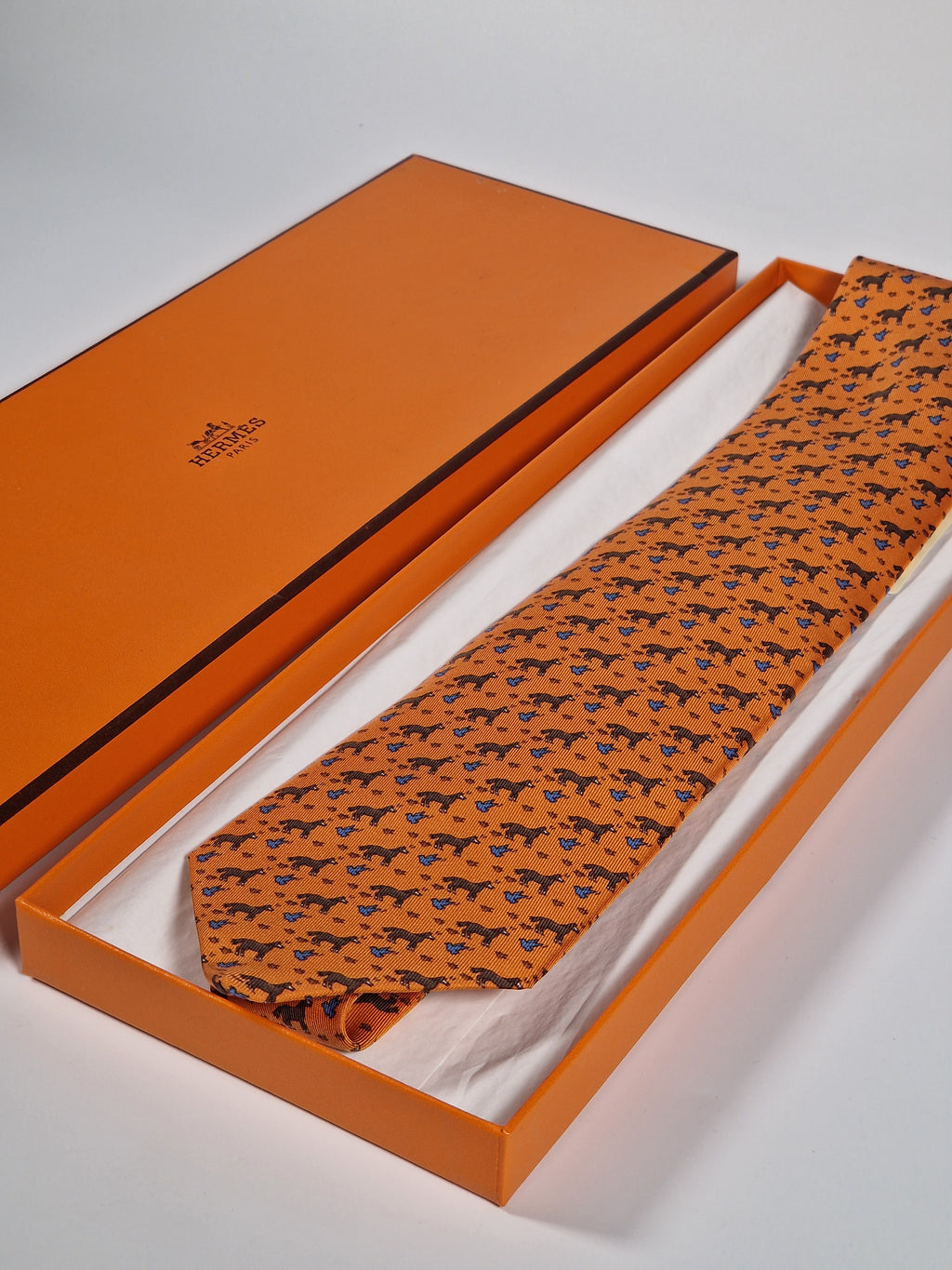 Hermés 5511 UA tie with box