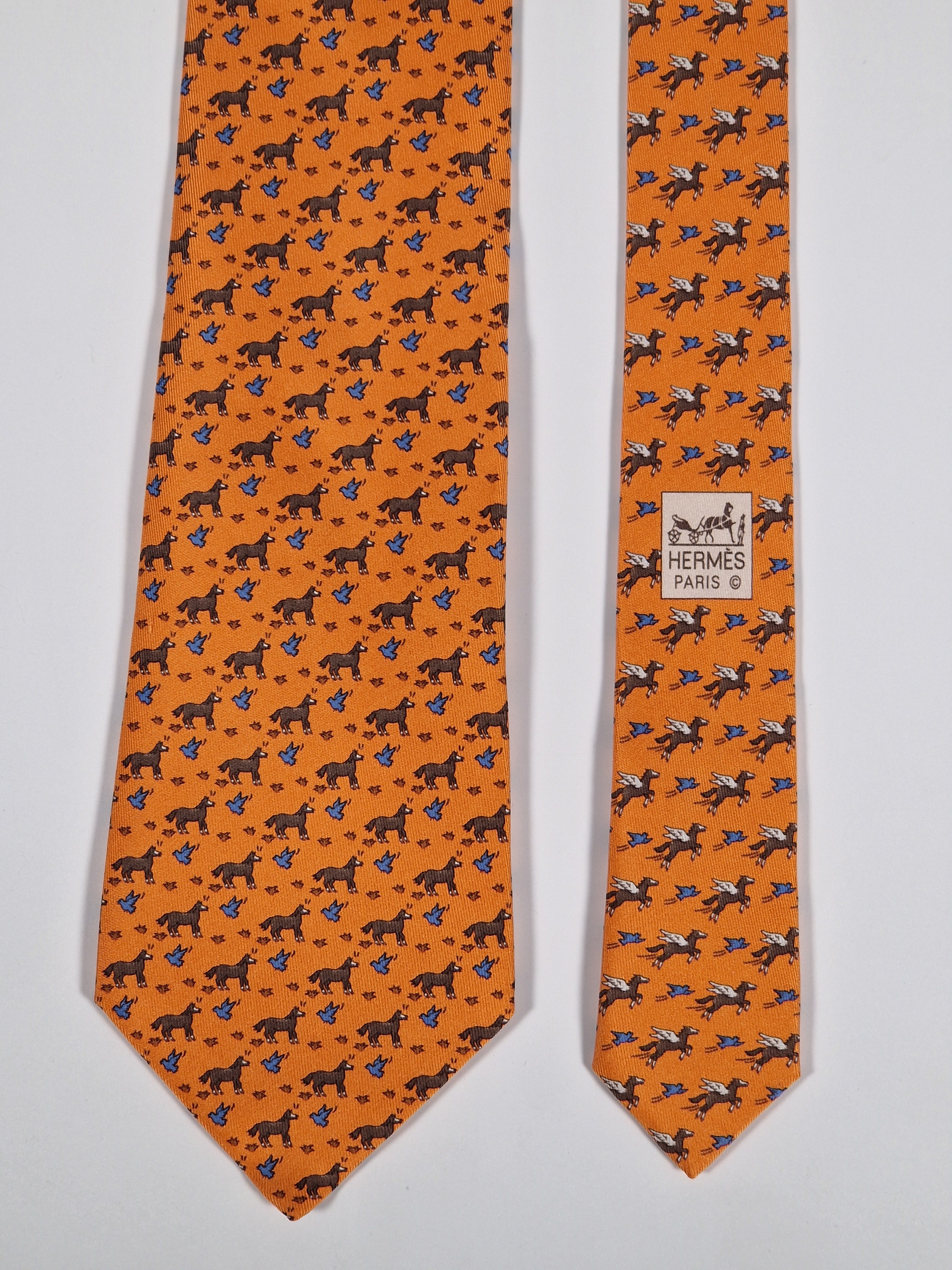 Hermés 5511 UA tie with box