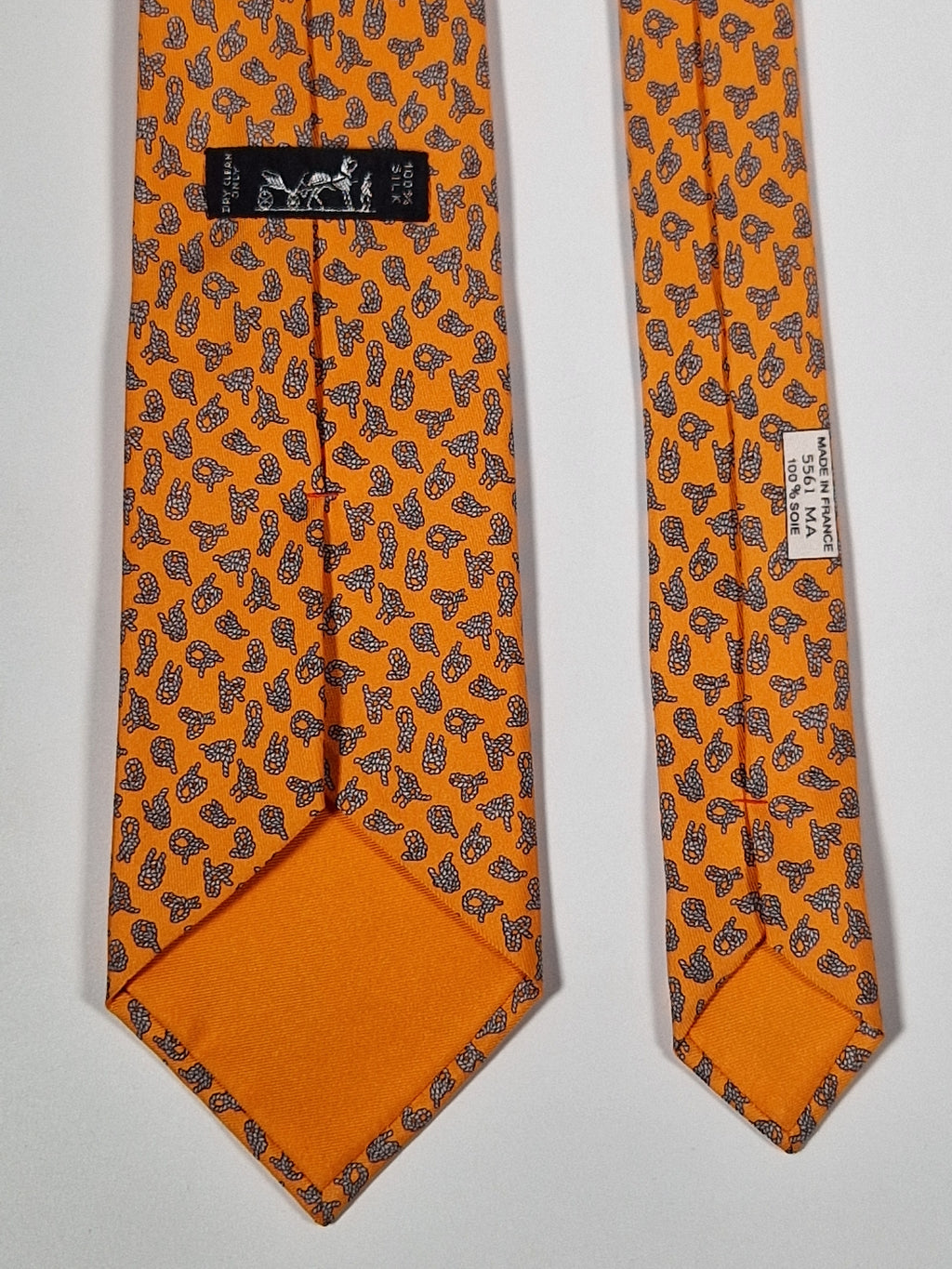 005561 Hermès tie orange knots Hermès 5561 MA tie orange