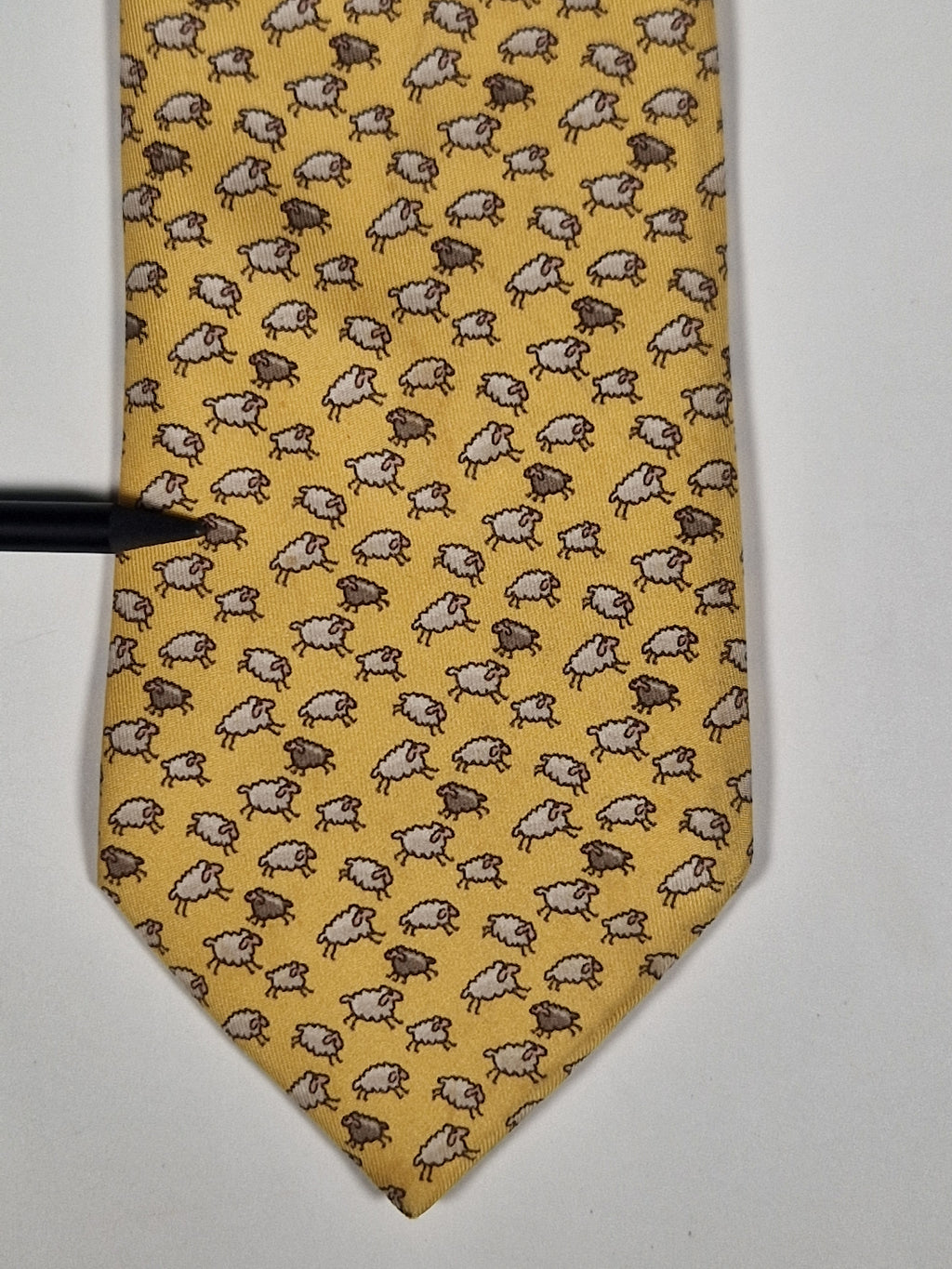 Hermès silk tie yellow sheep whimsical pattern 5563 MA