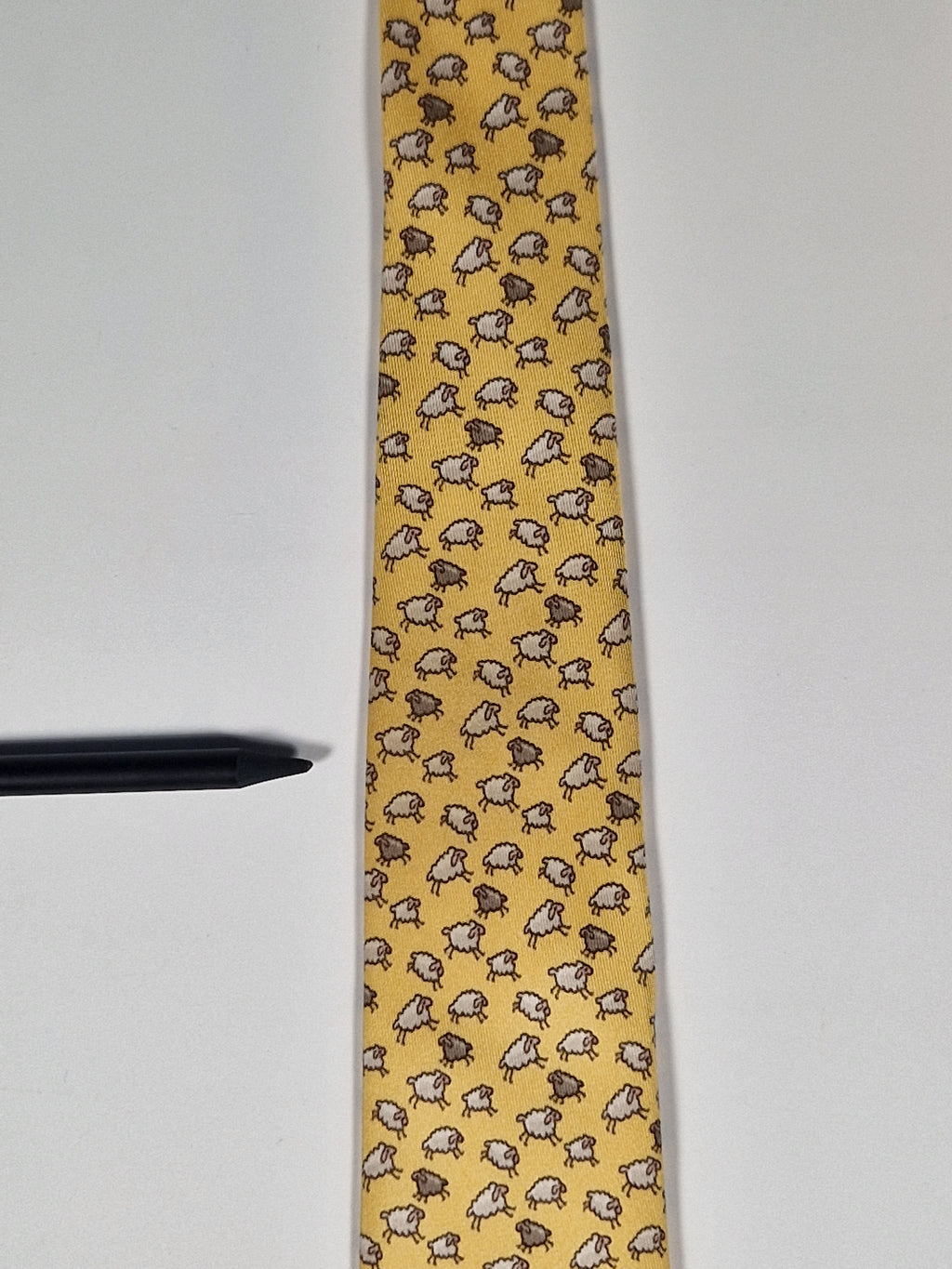 Hermès silk tie yellow sheep whimsical pattern 5563 MA