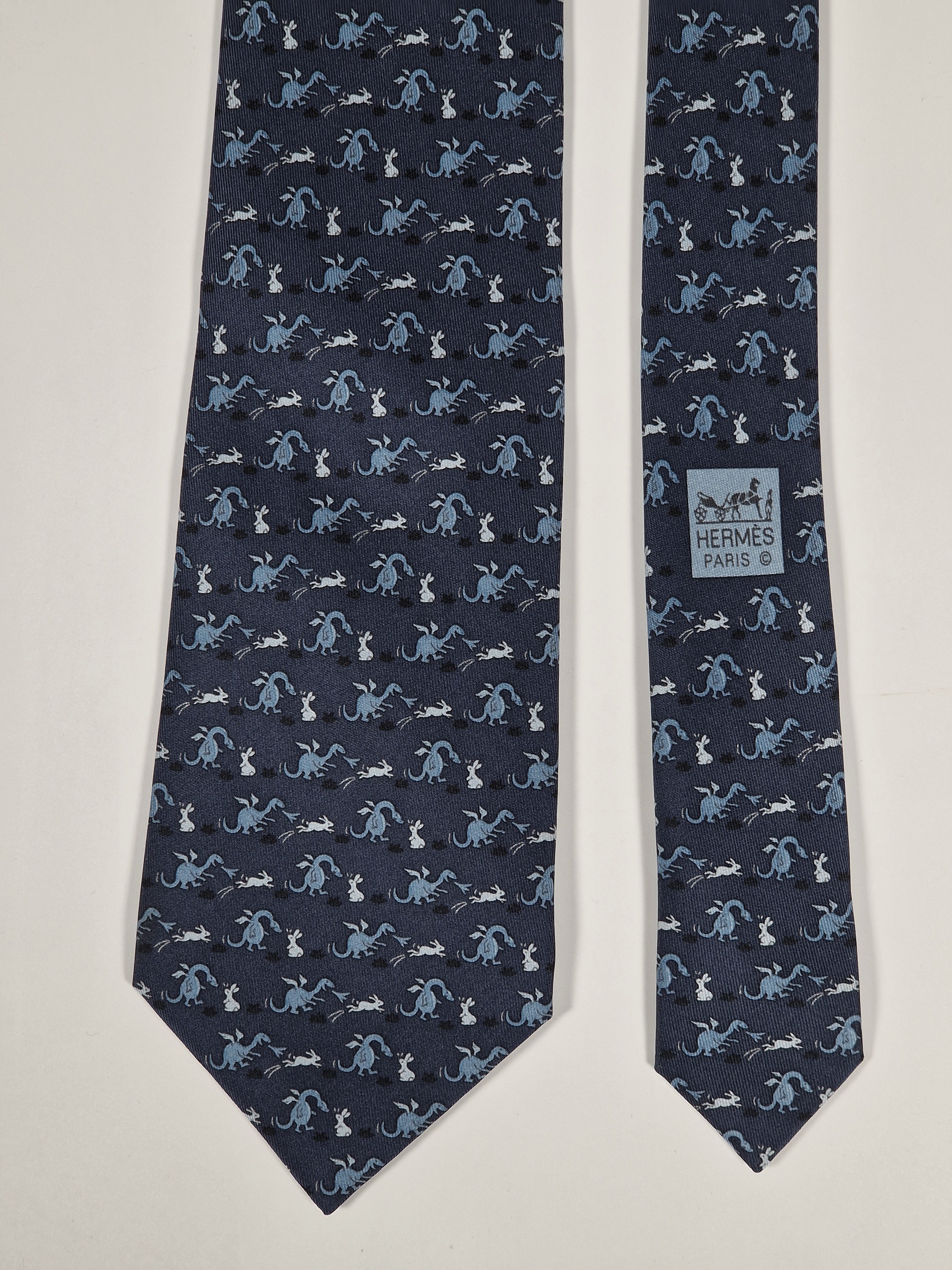 Hermès silk tie blue dragon and rabbit 5607 MA