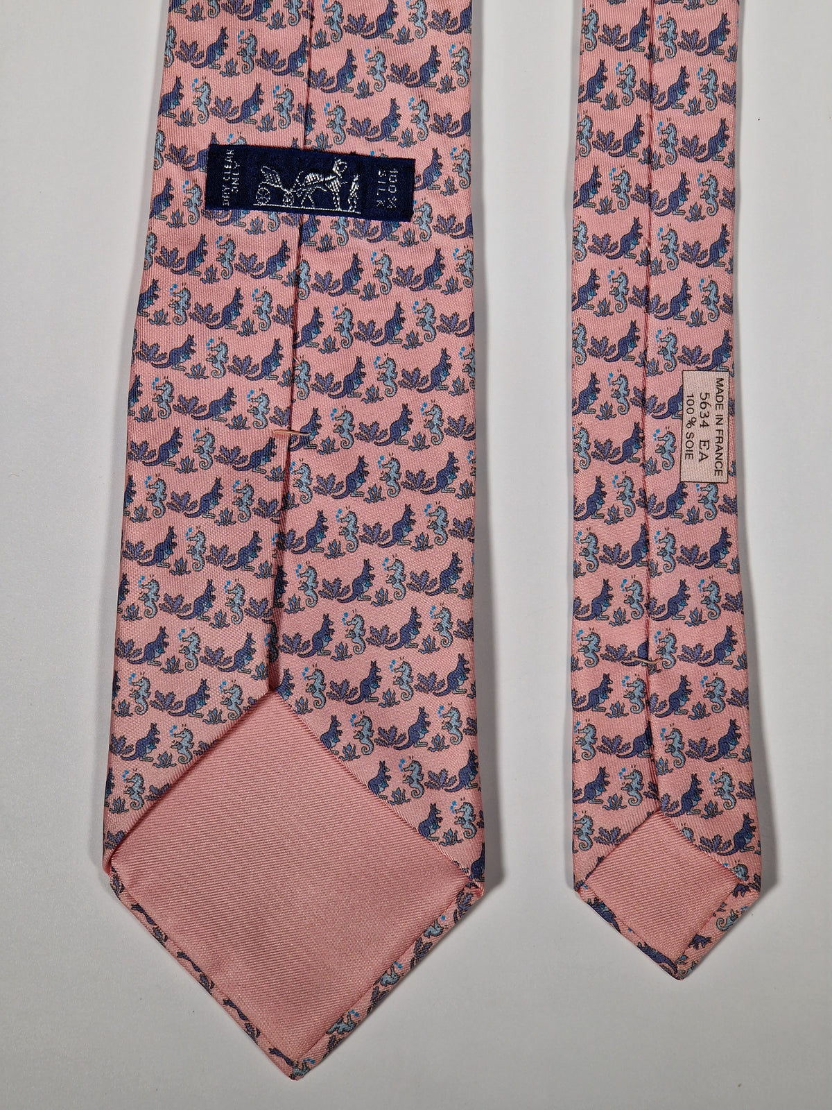 005634 Hermès tie pink whimsical seahorse and kangaroo 5634 EA