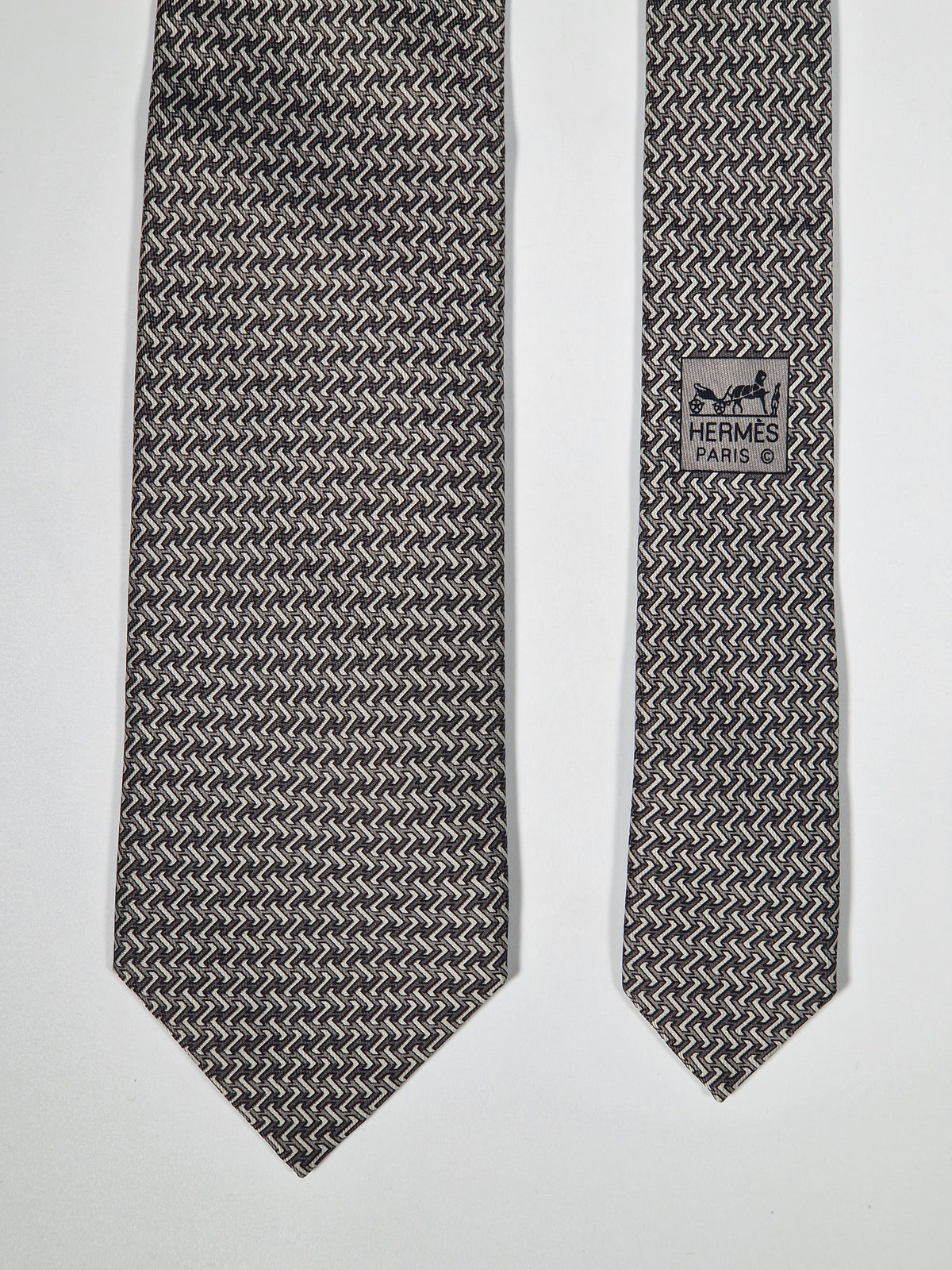 005664 Hermès tie grey H pattern 5664 EA