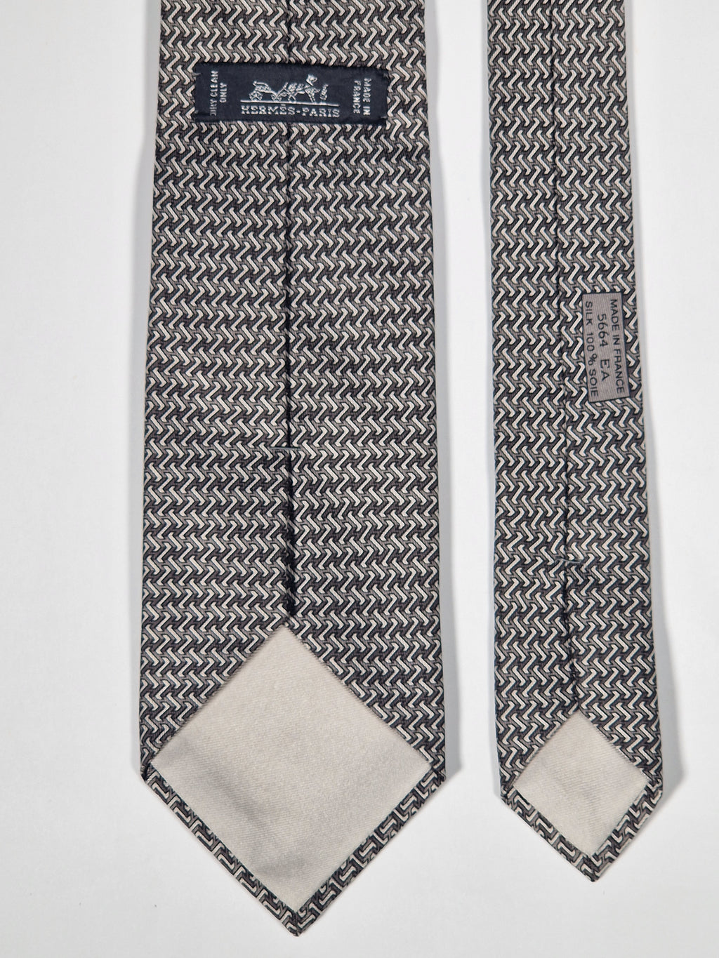 005664 Hermès tie grey H pattern 5664 EA