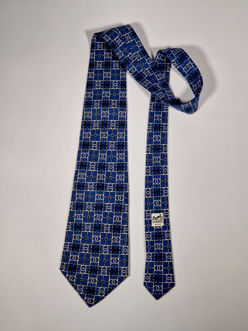 000582 Hermès tie blue H pattern 582 SA