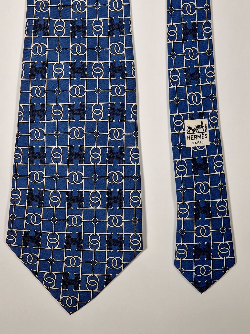 000582 Hermès tie blue H pattern 582 SA