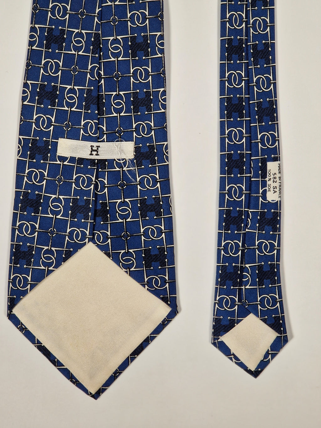 000582 Hermès tie blue H pattern 582 SA
