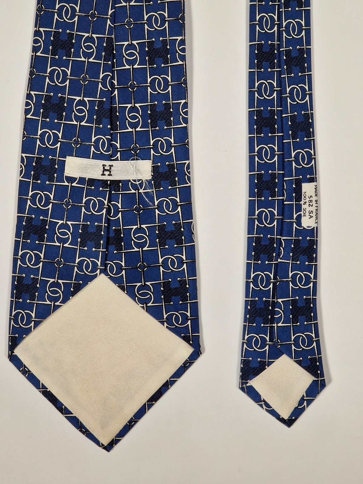 000582 Hermès tie blue H pattern 582 SA
