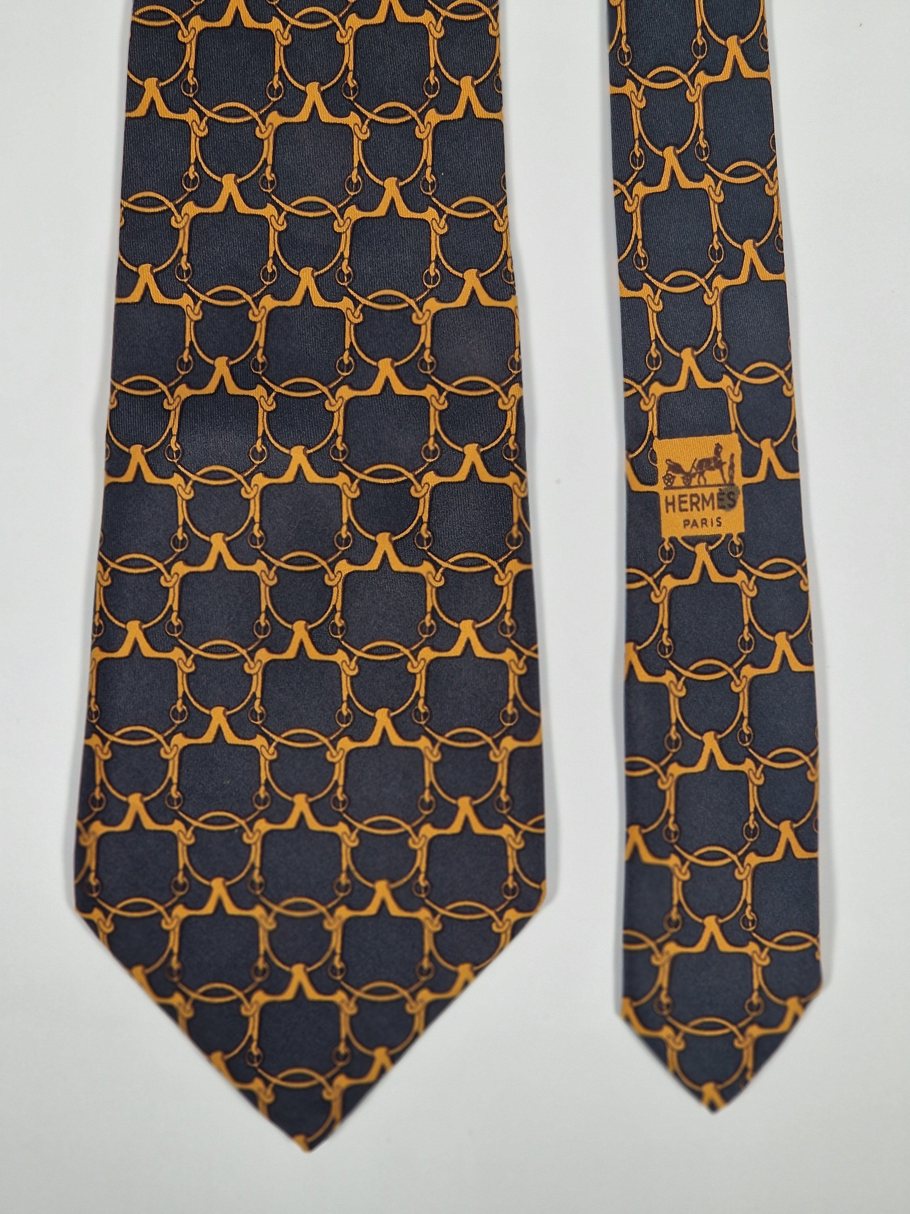 Hermés wide vintage silk tie black and yellow equestrian 585 SA