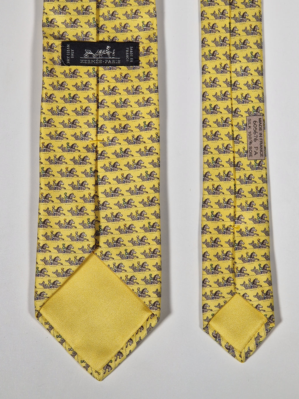 605676 Hermès tie yellow whimsical seahorse and jockey 605676 PA