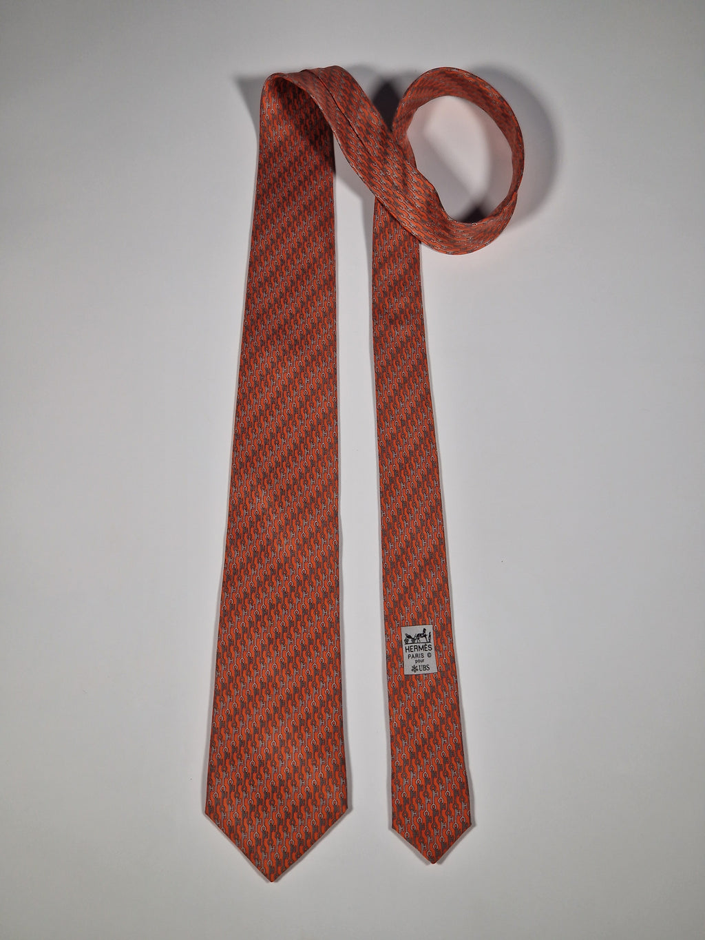 Hermès silk tie orange key pattern "UBS Bank Switzerland" 605703 FA