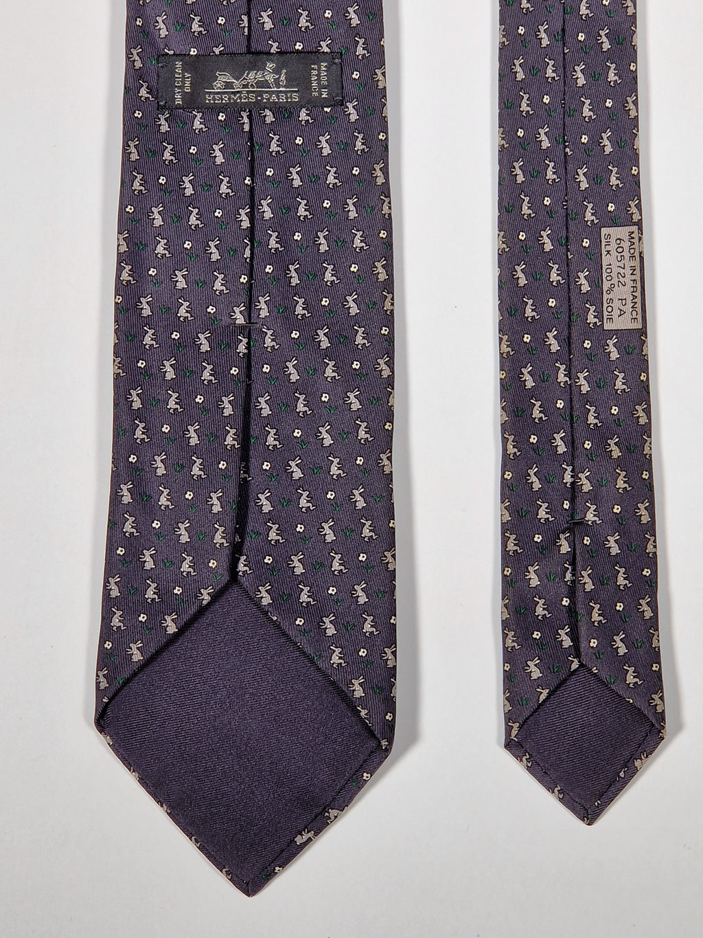 605722 Hermès tie grey whimsical fotball rabbits 605722 PA