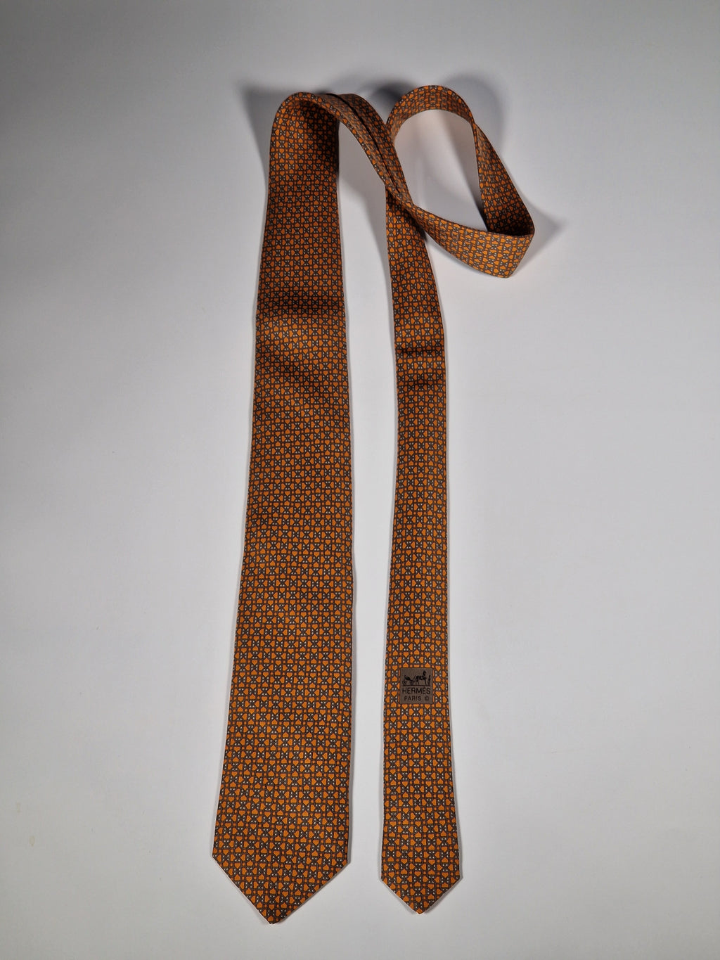 Hermès silk tie orange chain pattern 605824 IA