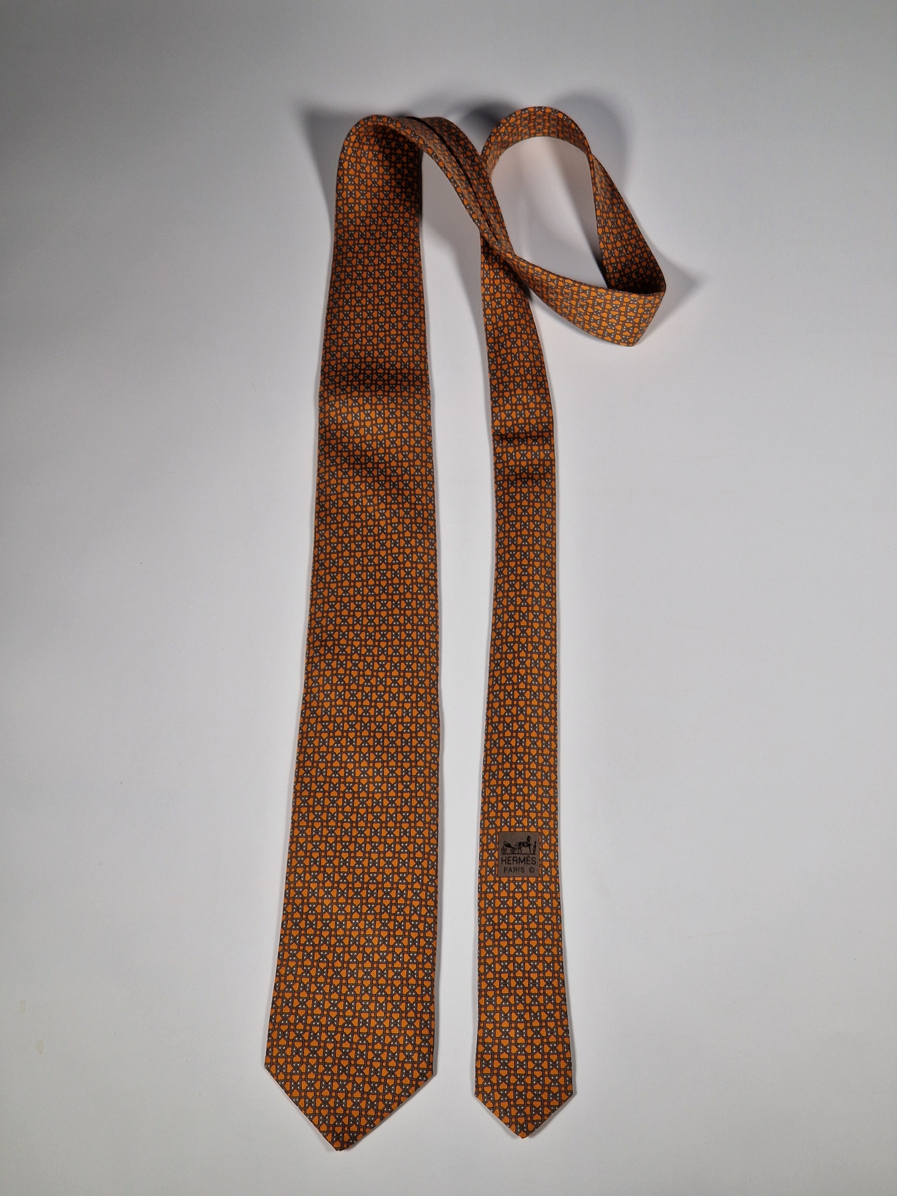 Hermès silk tie orange chain pattern 605824 IA