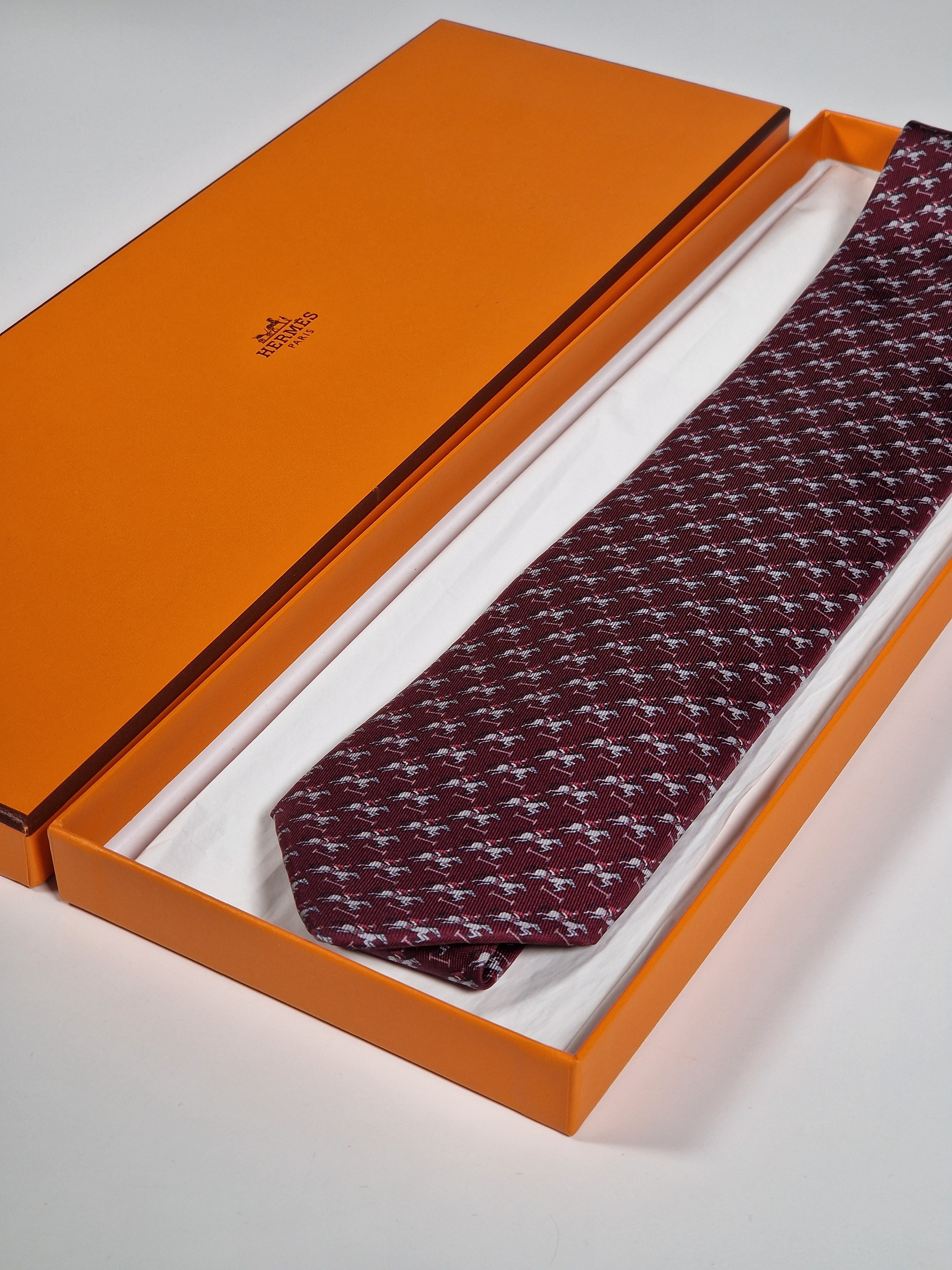 Hermés silk tie maroon equestrian pattern 605995 TA with box