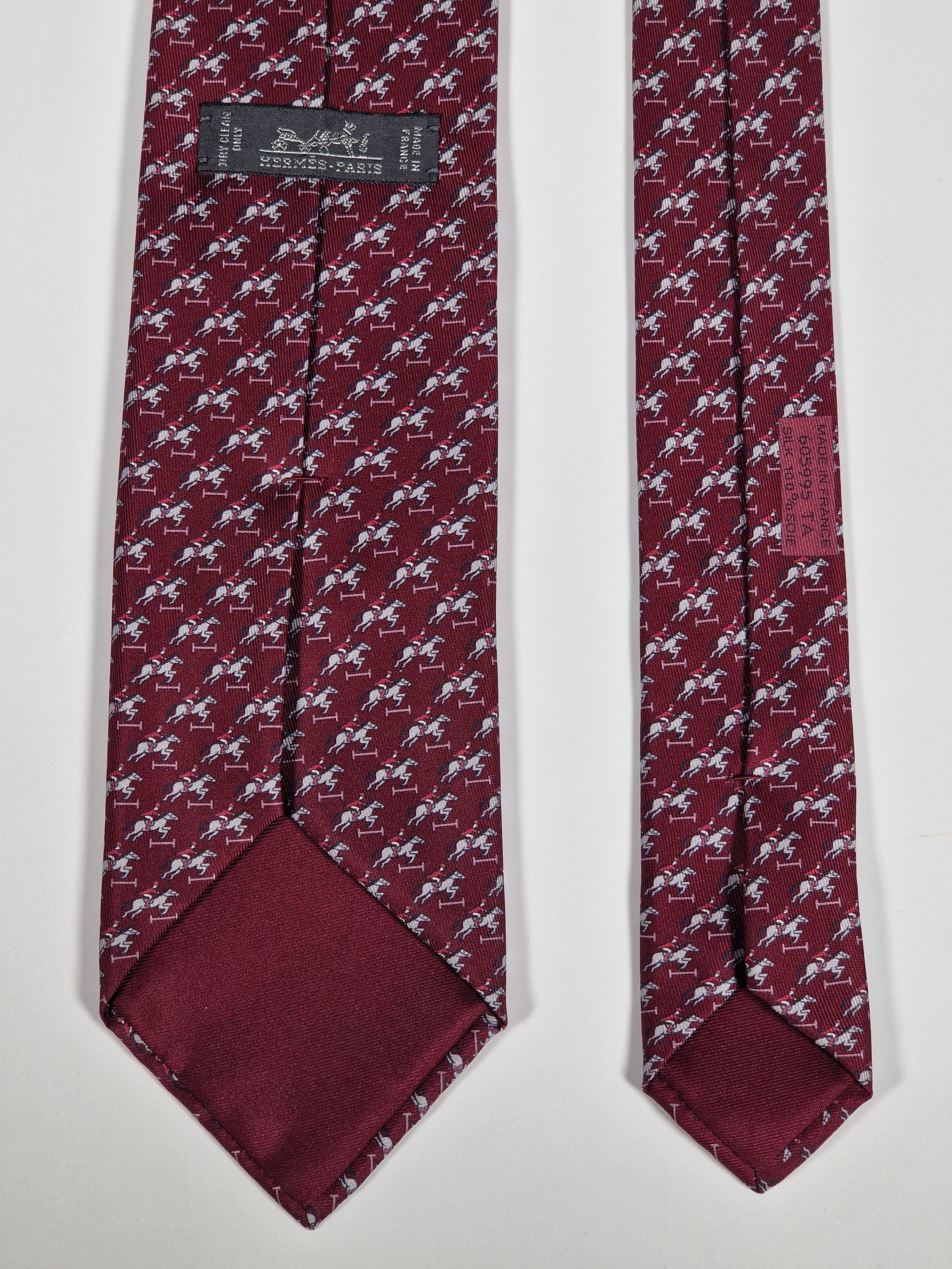 Hermés silk tie maroon equestrian pattern 605995 TA with box