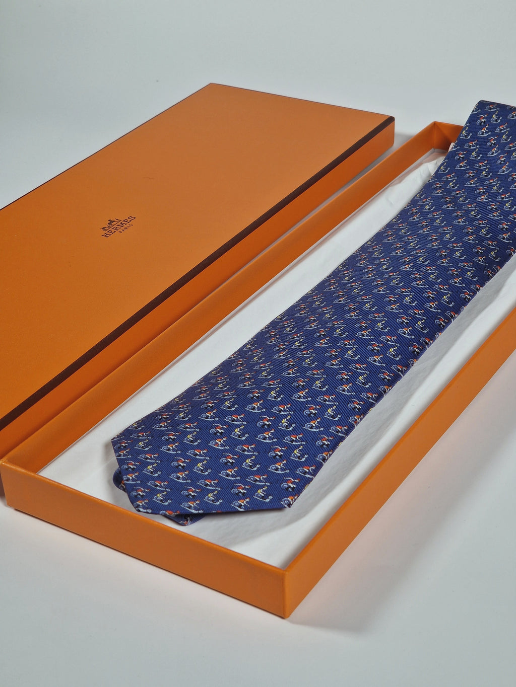 Hermés 606160 UA Tie Box