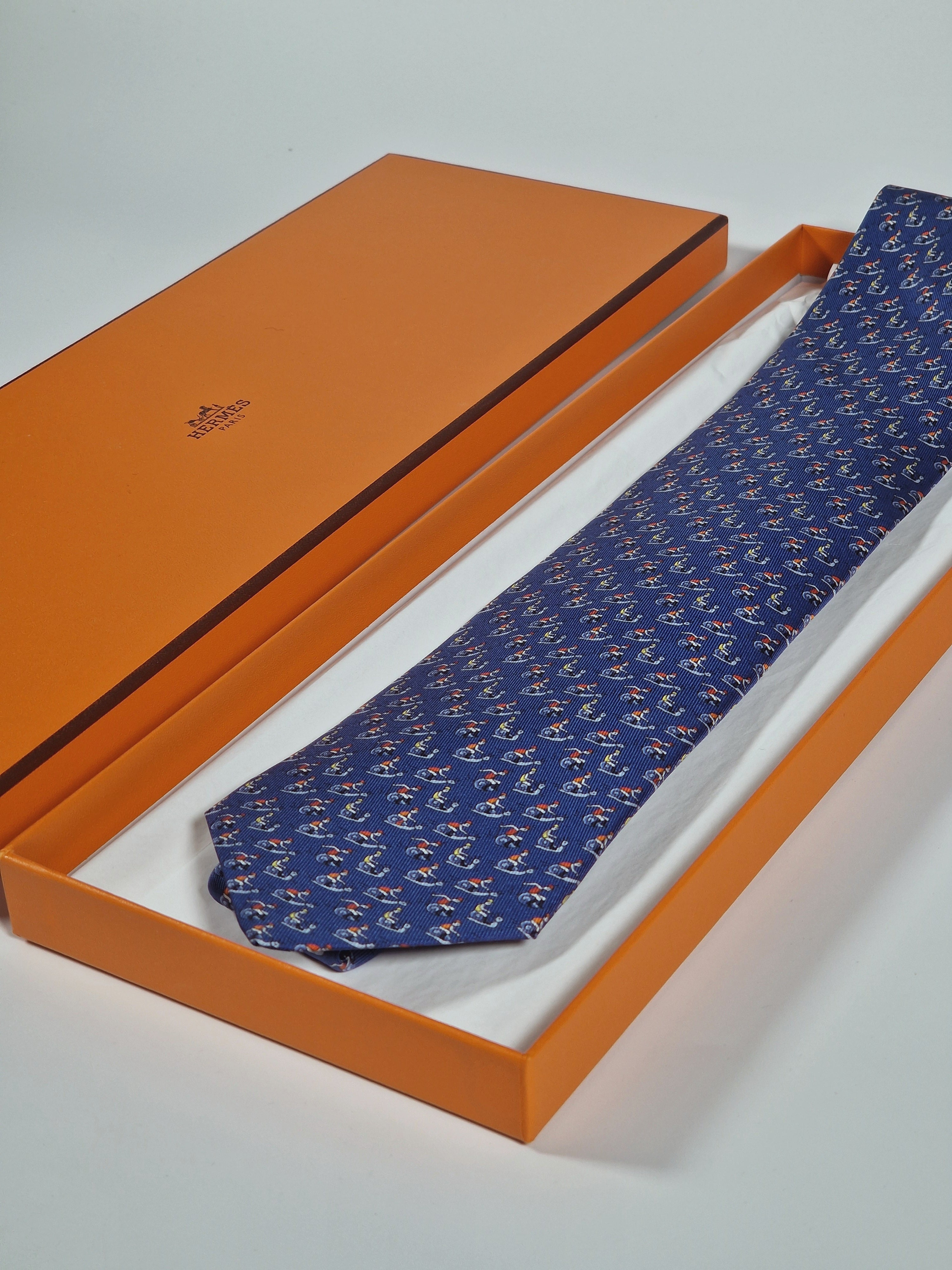 Hermés 606160 UA Tie Box