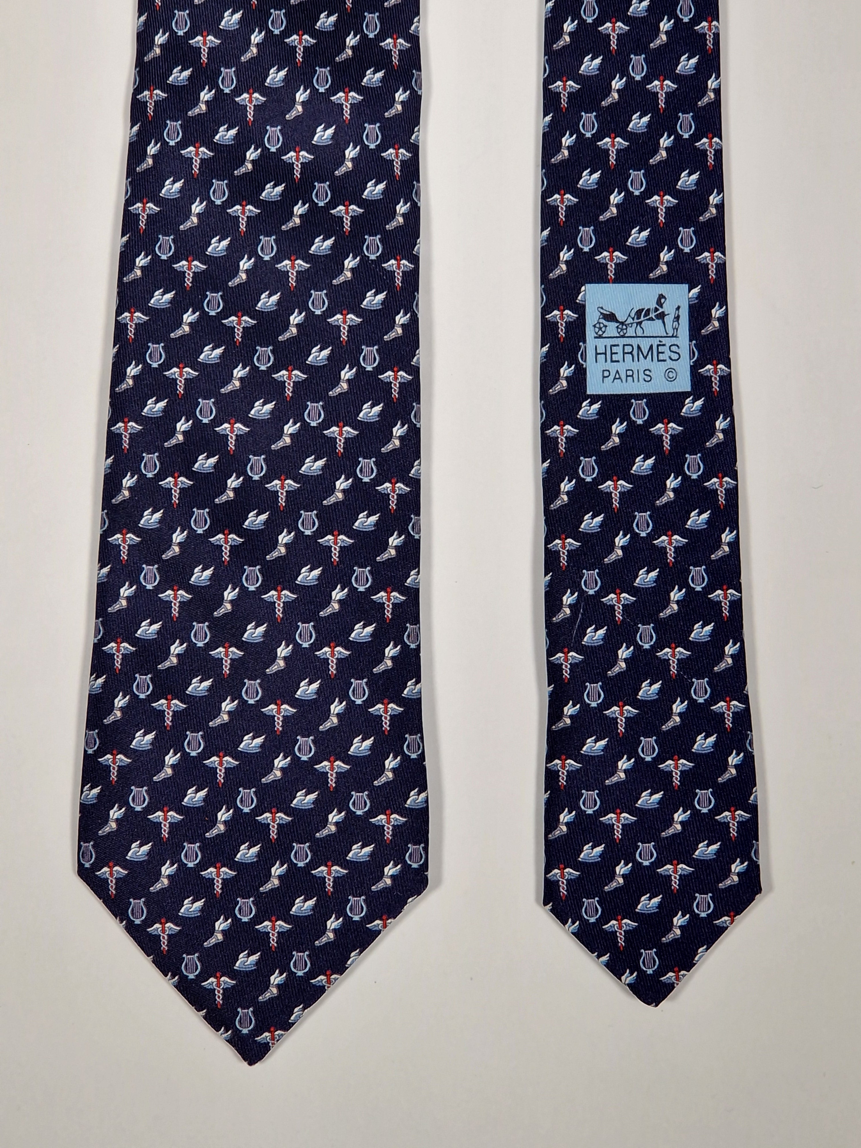 Hermès silk tie blu historical Hermès pattern 6250 MA