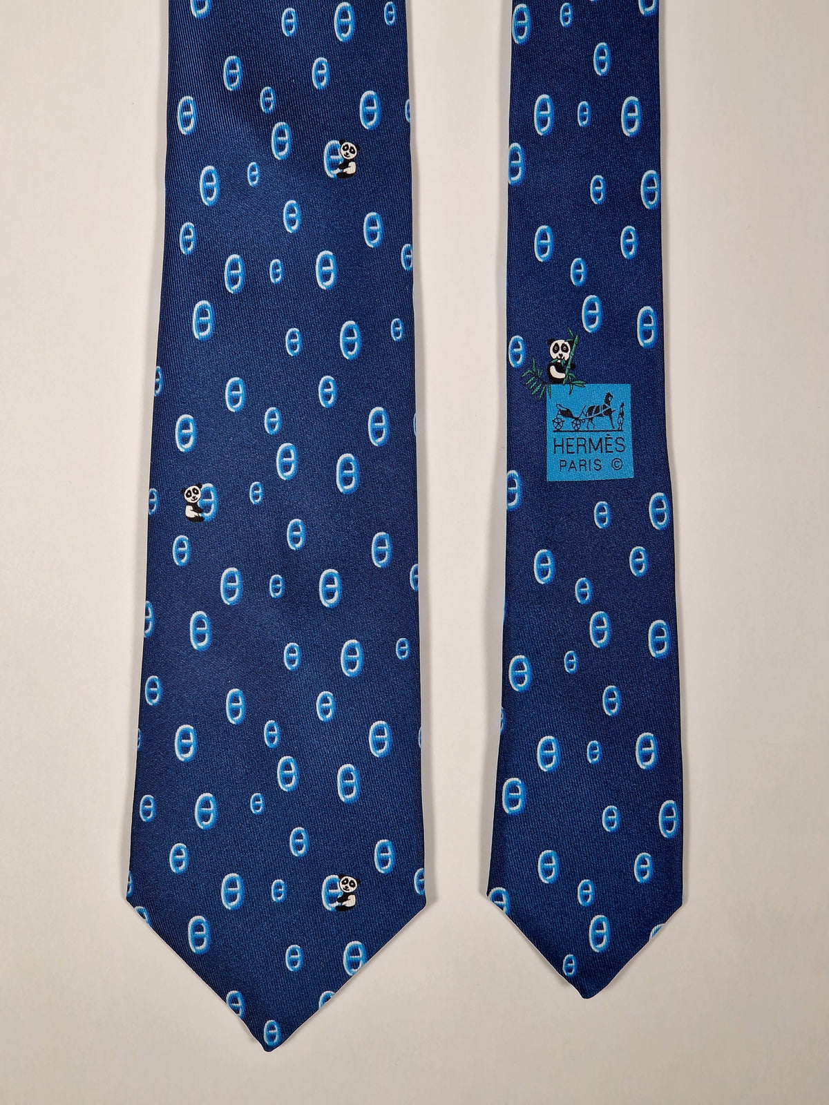 Hermès tie Pandas and scarf rings Hermès 6310 PA tie blue