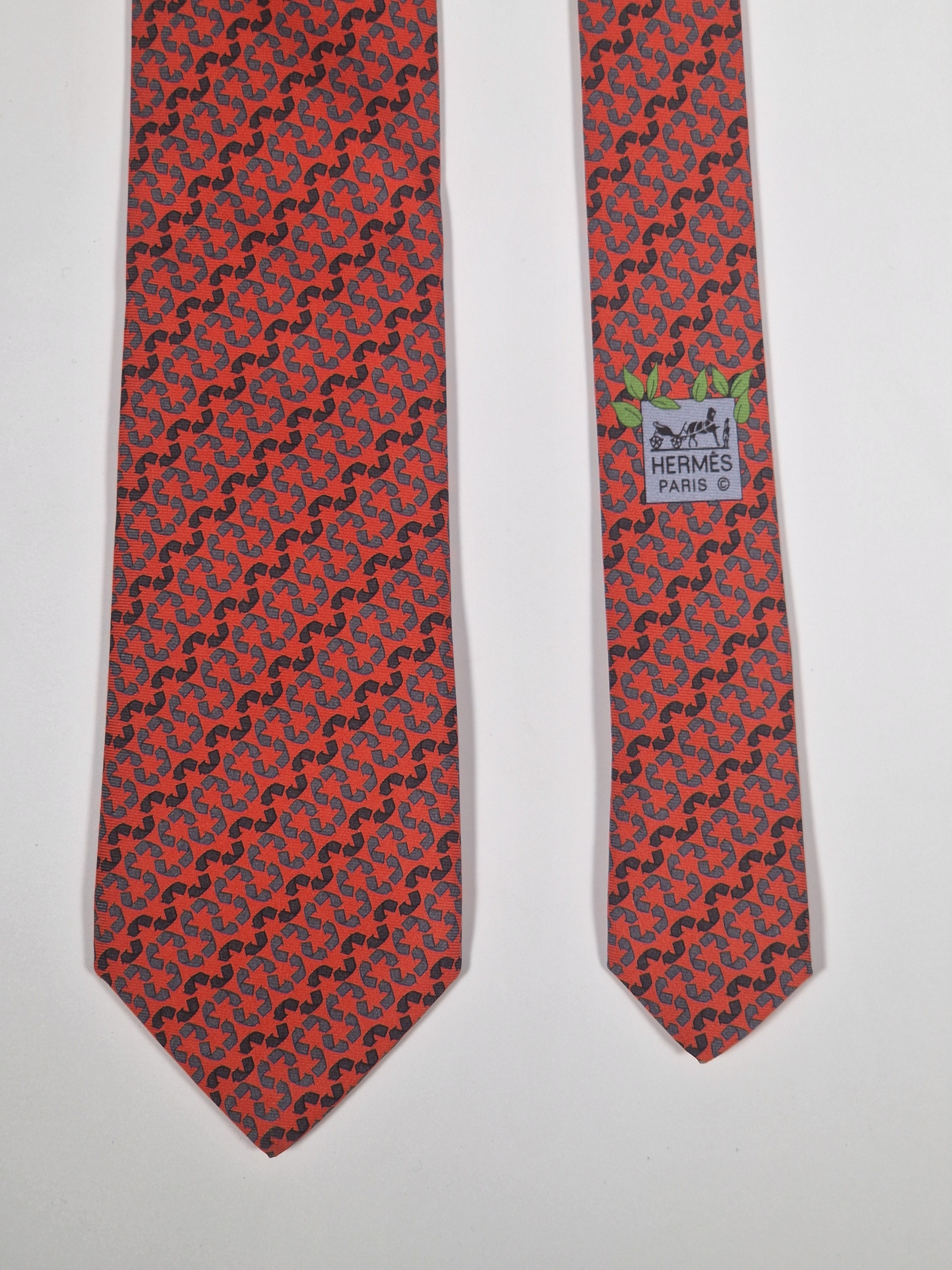 645668 Hermès silk tie orange recyceling pattern 645668 EA