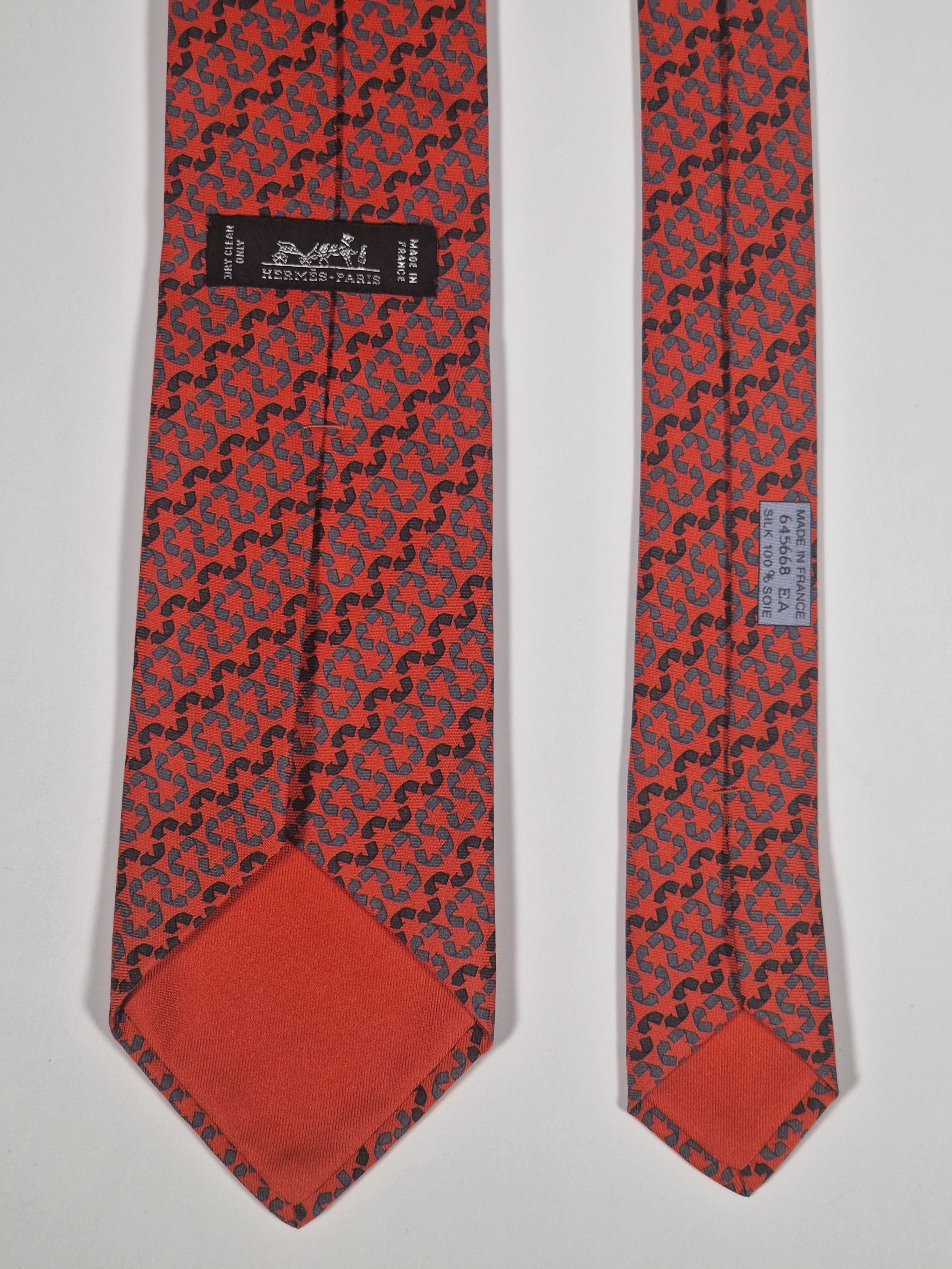 645668 Hermès silk tie orange recyceling pattern 645668 EA