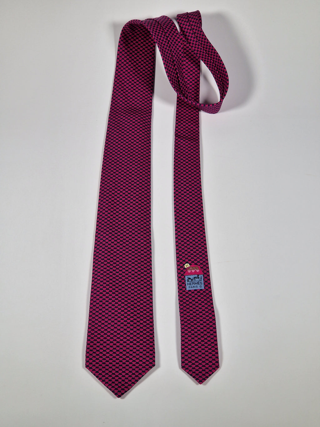 Hermès silk tie Black and mangenta cupcakes Hermès 645796 HA