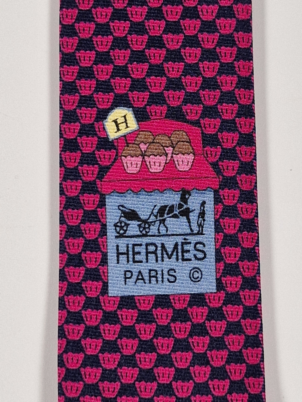 Hermès silk tie Black and mangenta cupcakes Hermès 645796 HA