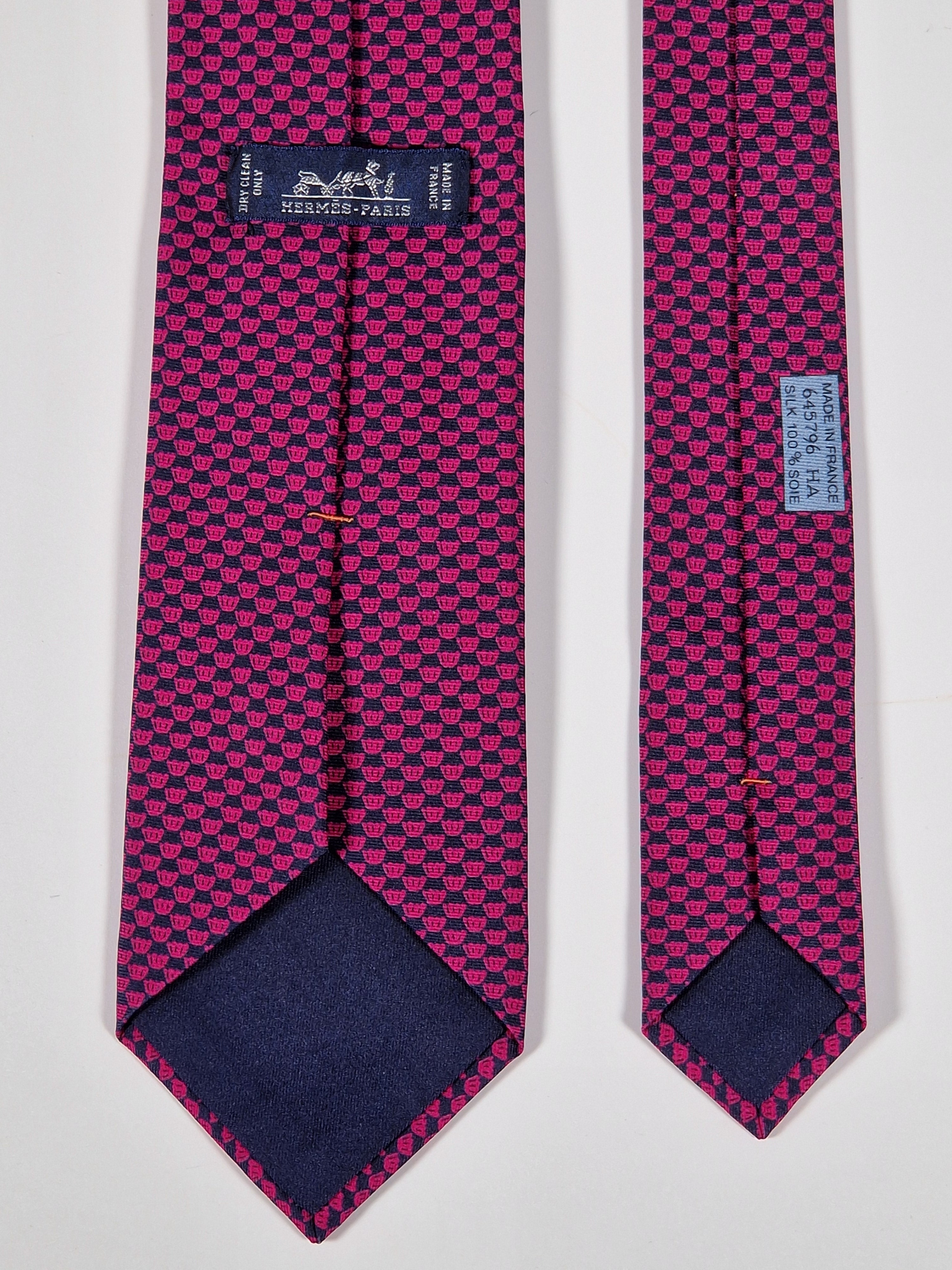Hermès silk tie Black and mangenta cupcakes Hermès 645796 HA