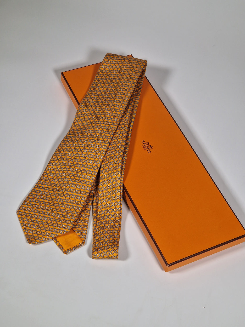 646060 Hermès tie orange boomerang pattern 646060 OA with box