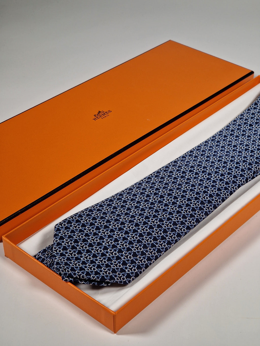 Hermès jaquard silk tie blue equestrian pattern 655742 T with box
