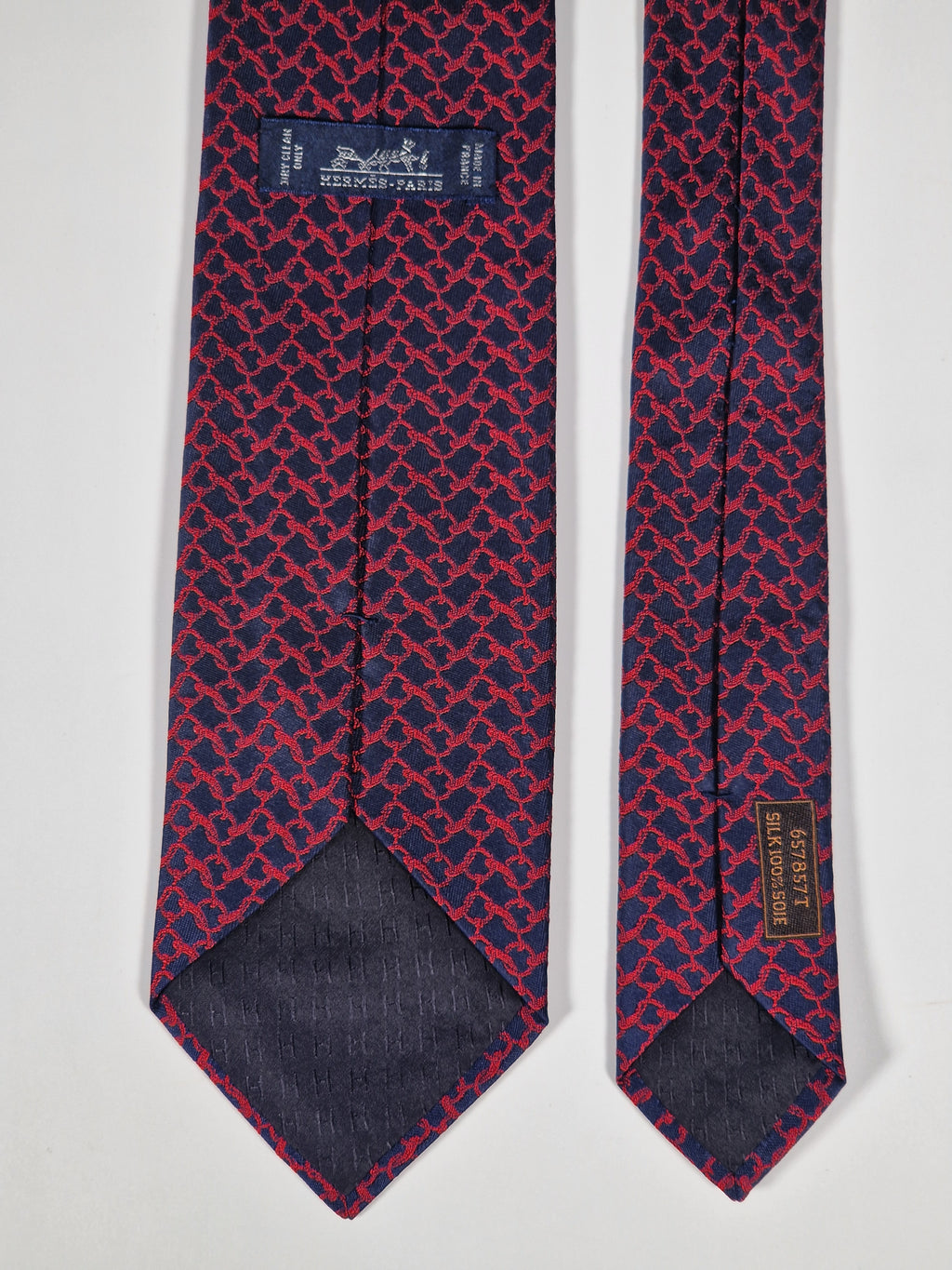 Hermès jacquard silk tie blue red equestrian pattern 657857 T