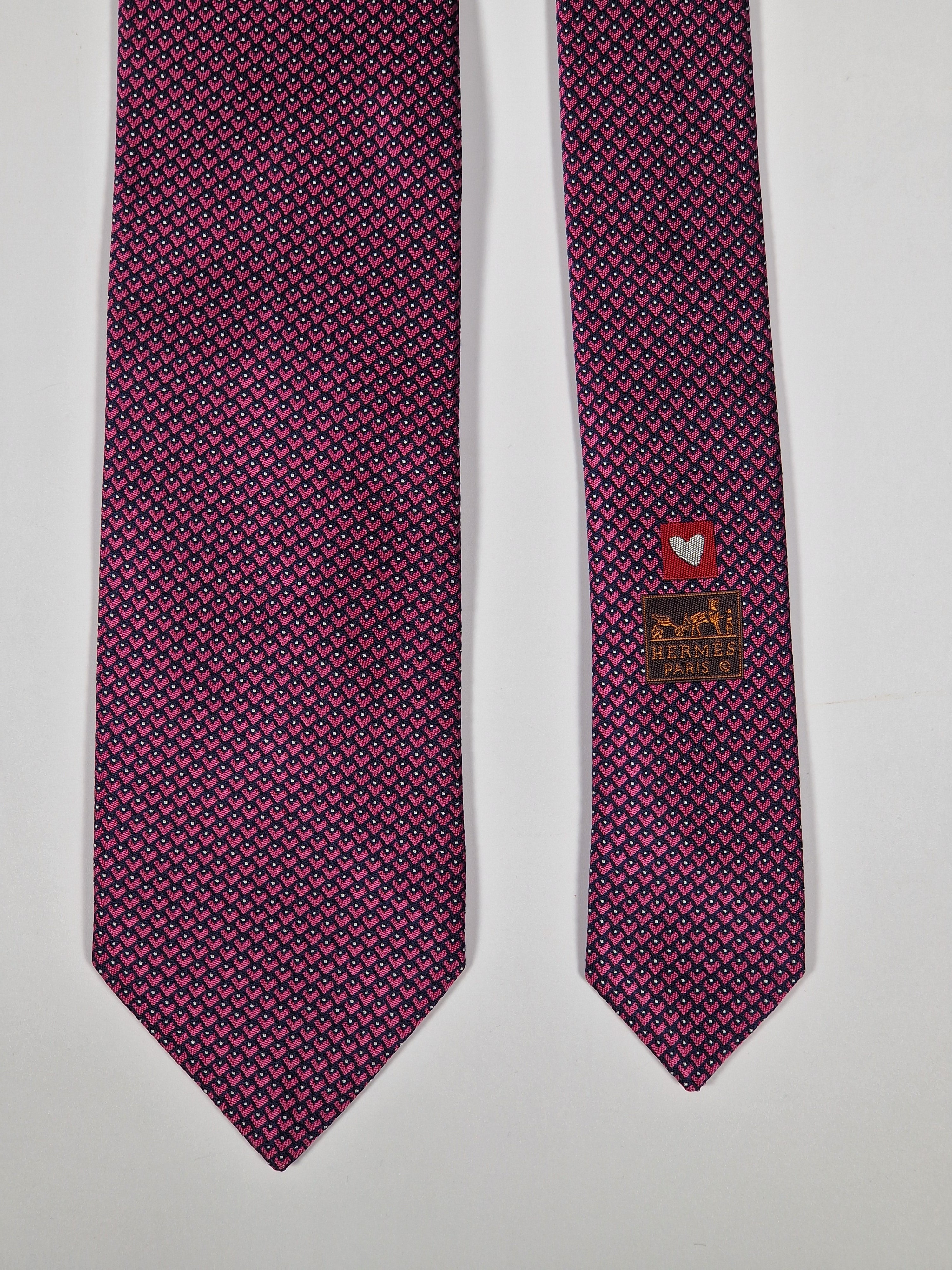 Hermès jacquard silk tie red heart pattern 659122 T