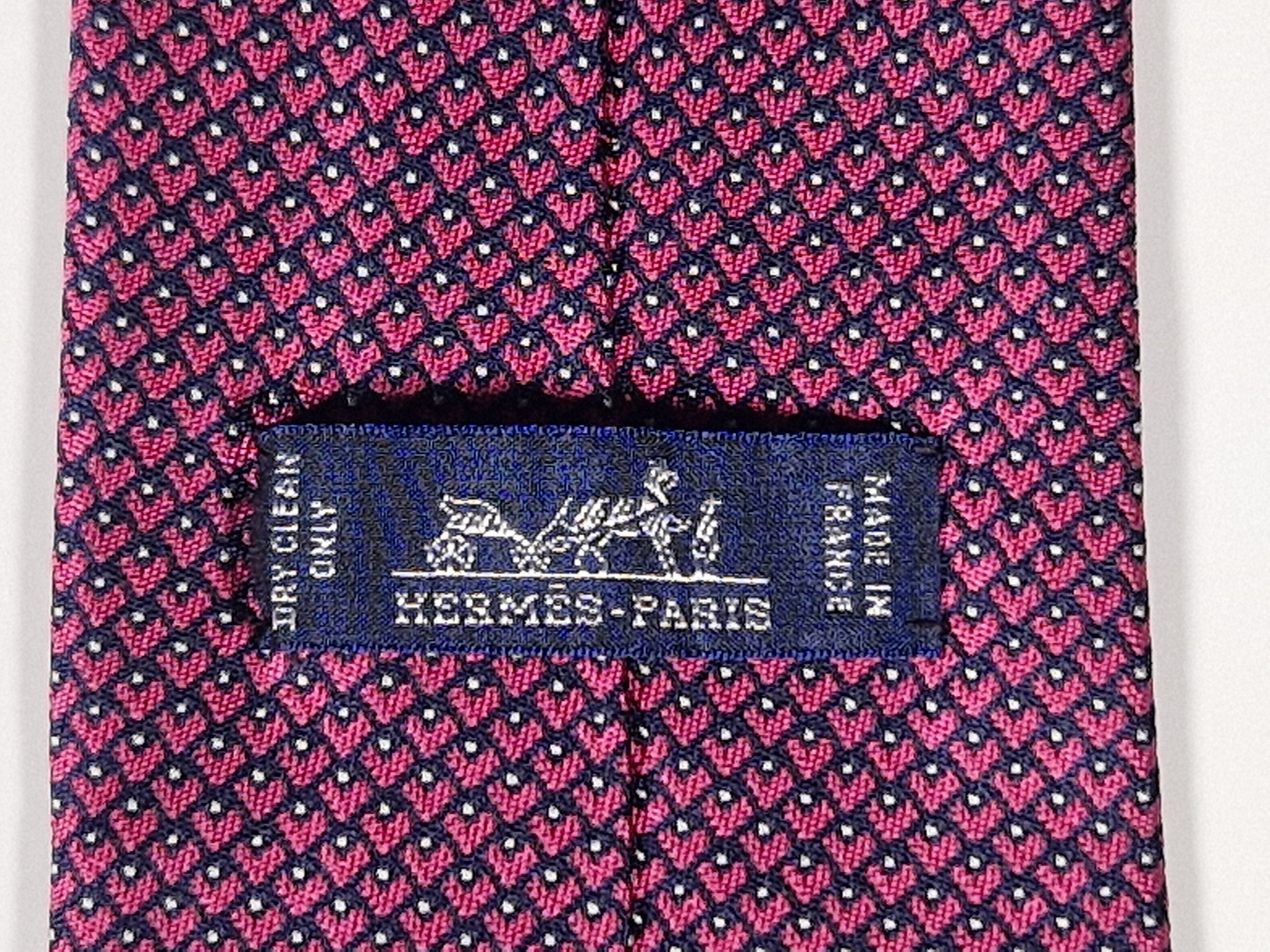 Hermès jacquard silk tie red heart pattern 659122 T
