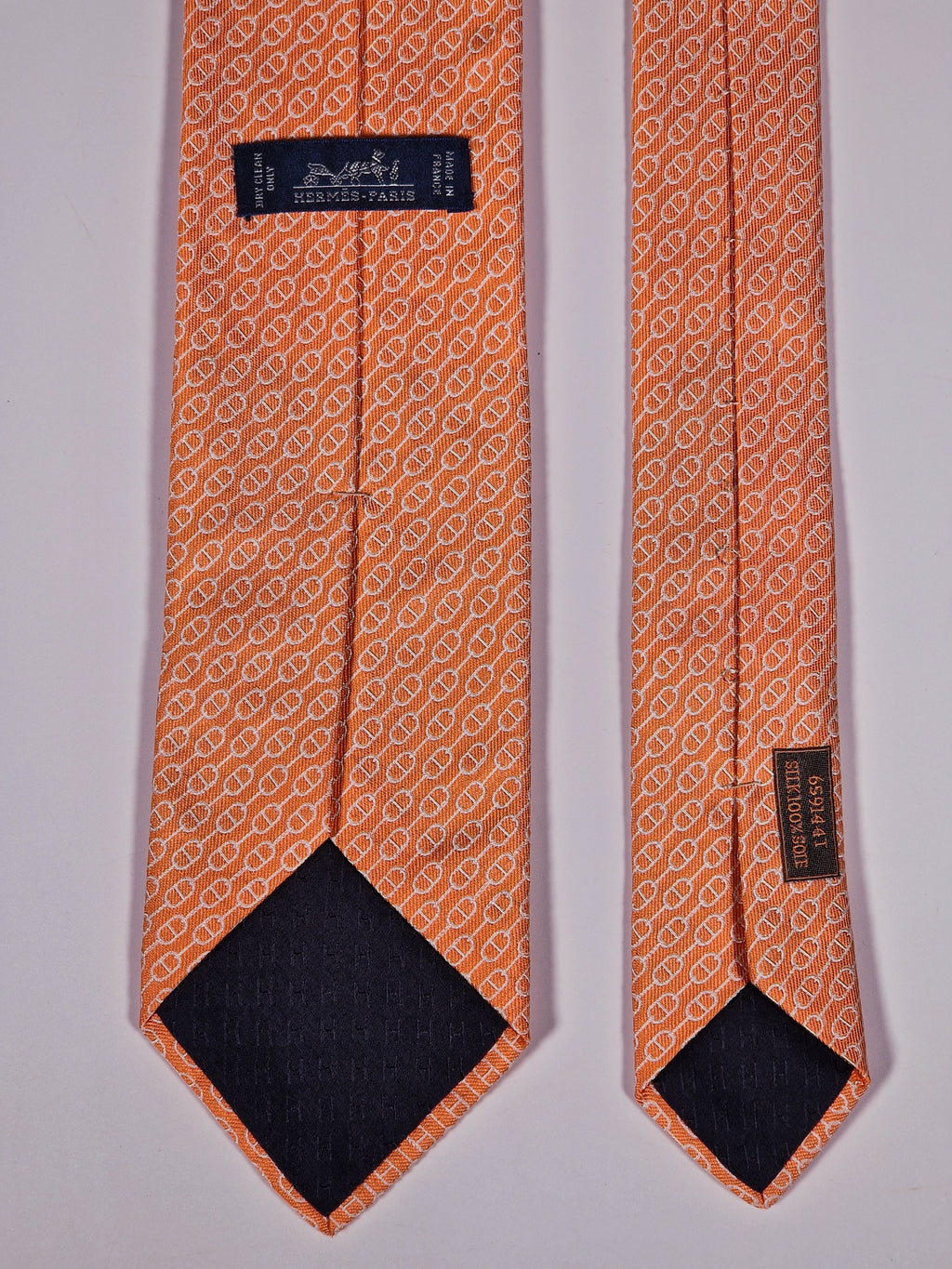 Hermès silk tie apricot chain pattern 659144 T