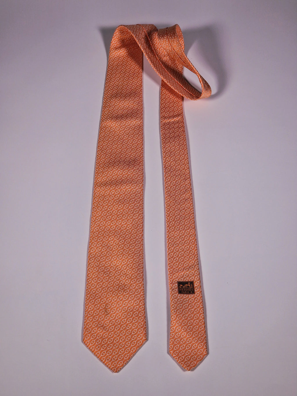 Hermès silk tie apricot chain pattern 659144 T