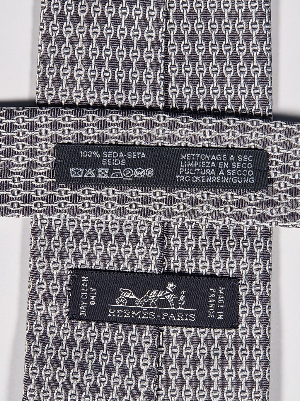 Hermès silk tie grey chain pattern 659267 T