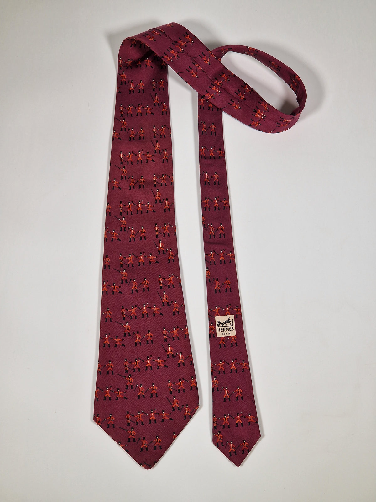 000667 Hermès tie burgundy fencing pattern 667 OA