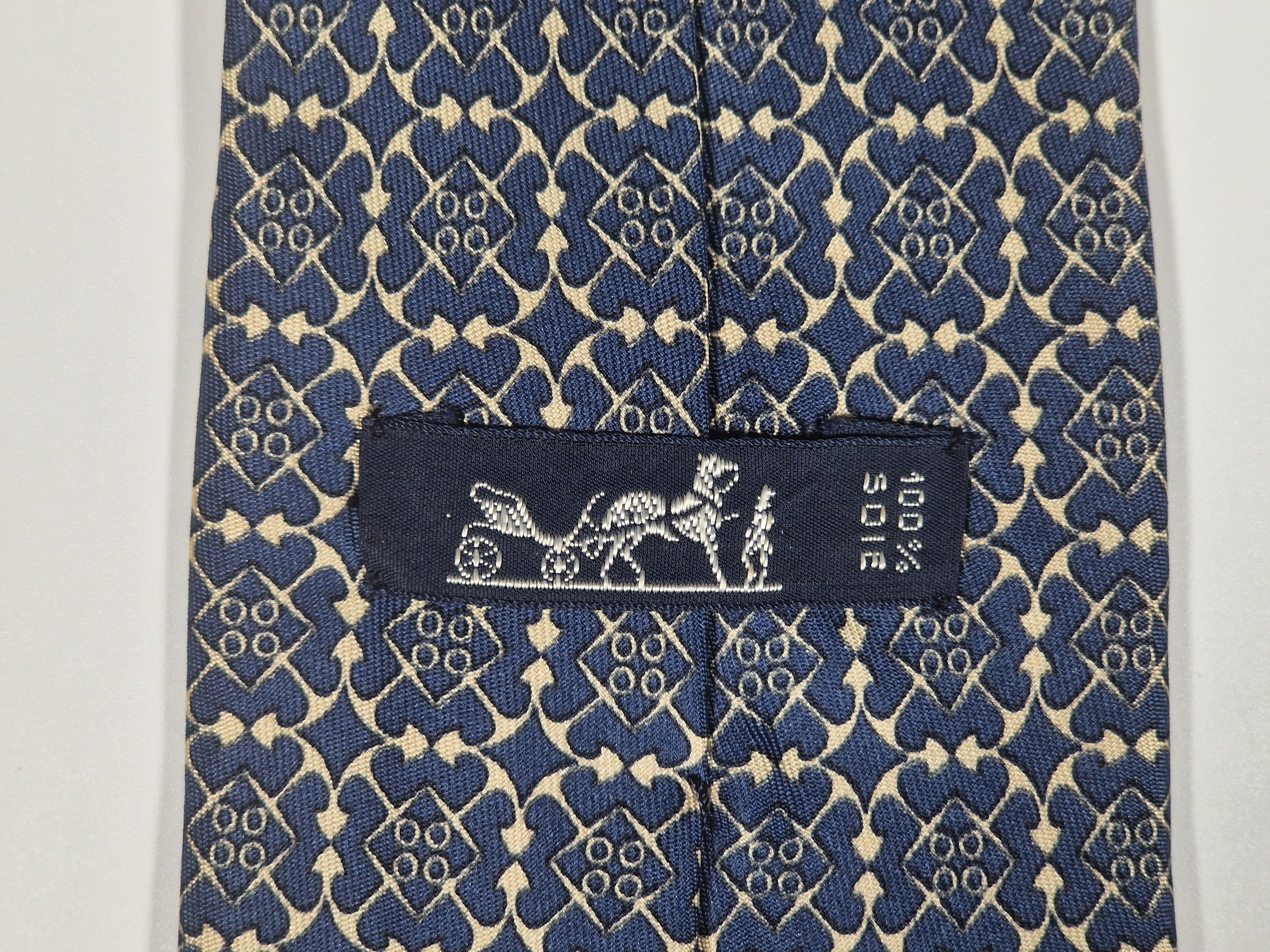 00679 Hermès silk tie blue navy pattern 679 OA