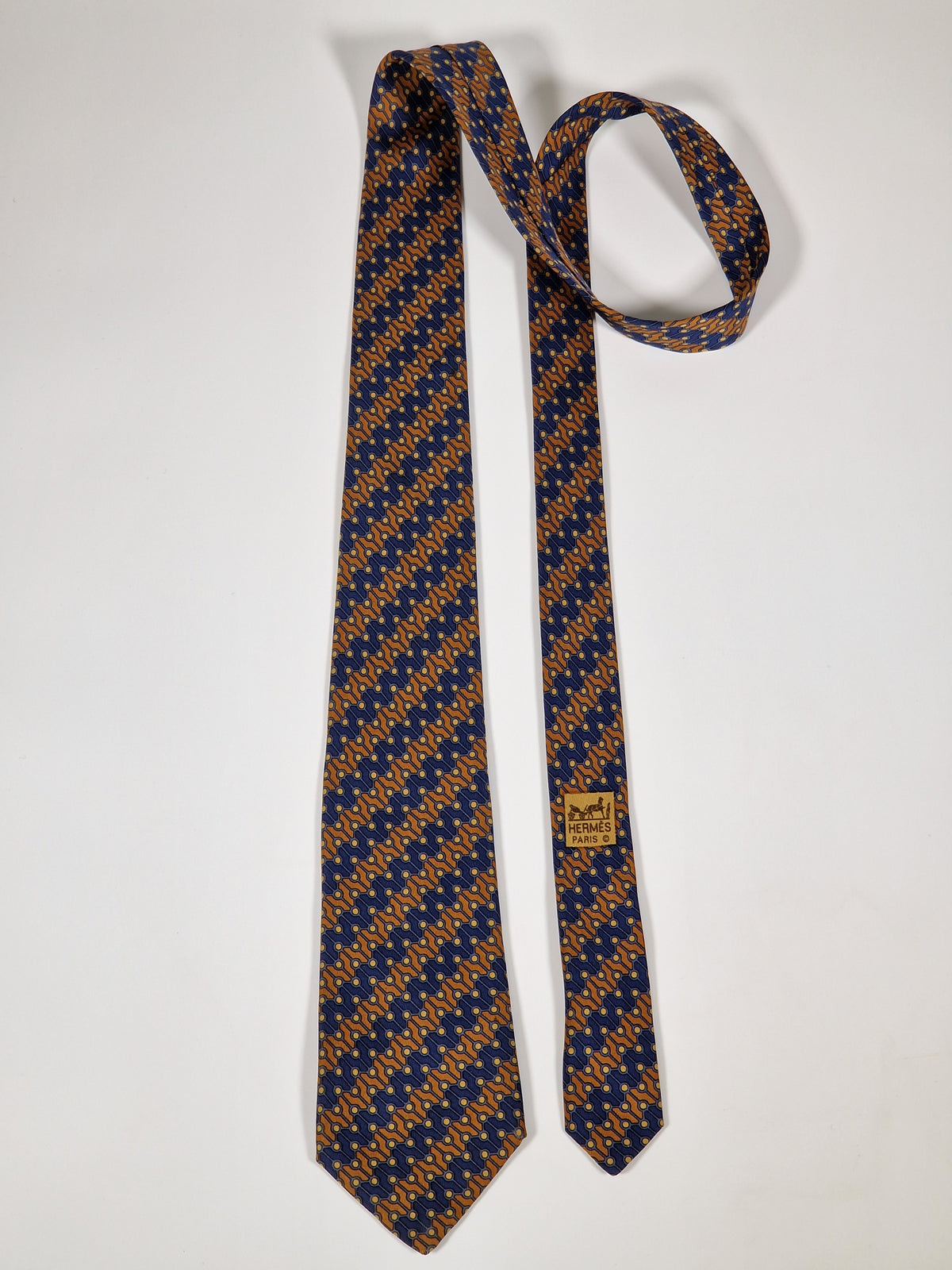 007028 Hermès tie blue geometric pattern Hermès 7028 TA tie blue