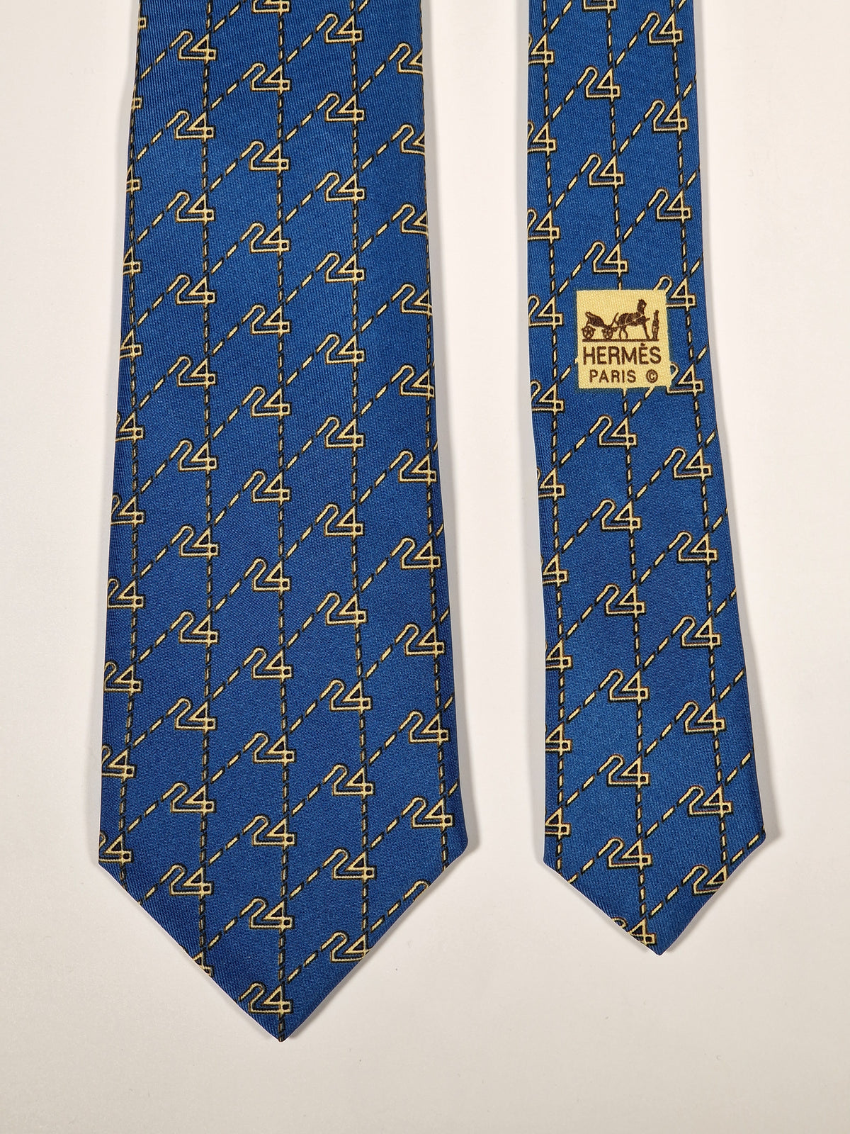 007036 Hermès tie blue "Le Mans" 7036 TA