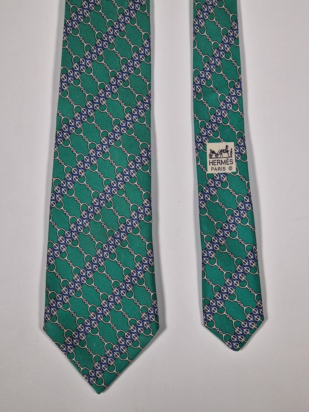 007077 Hermès silk tie green equestrian pattern 7077 OA