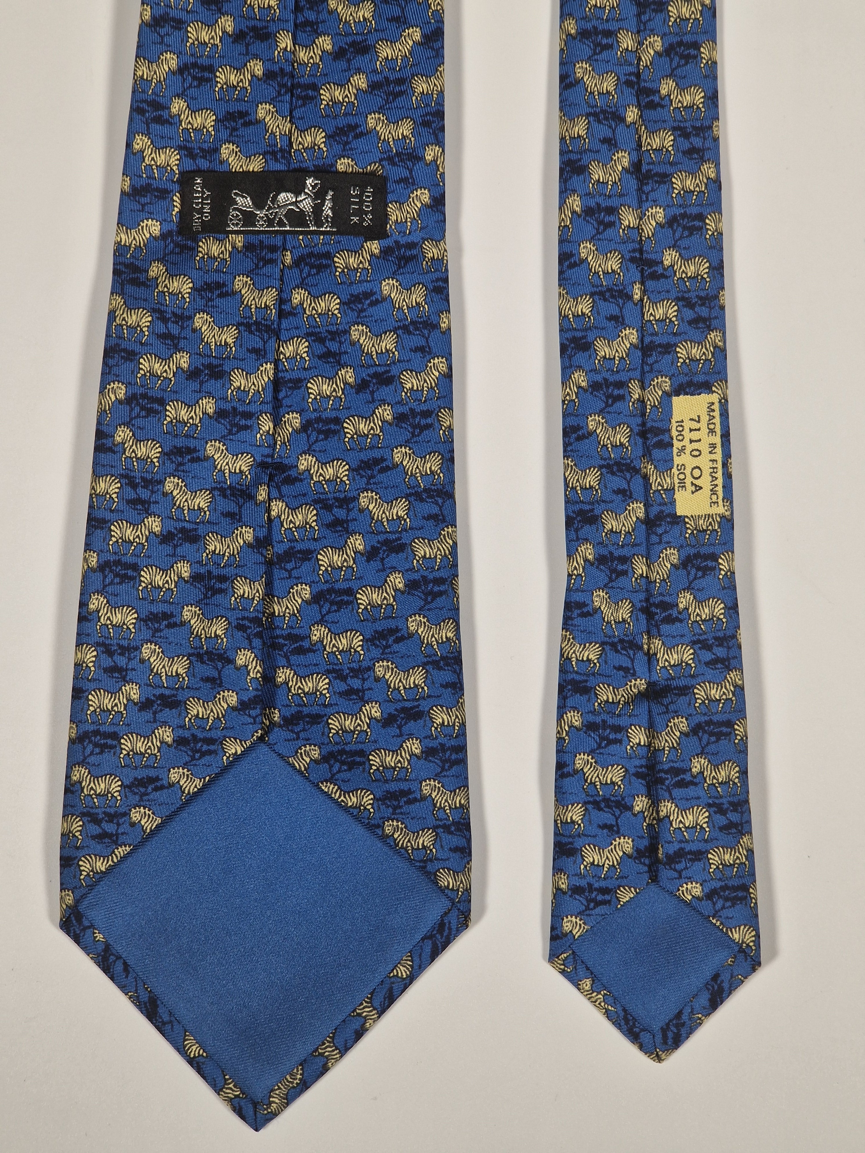 007110 Hermès silk tie blu zebra pattern 7110 OA