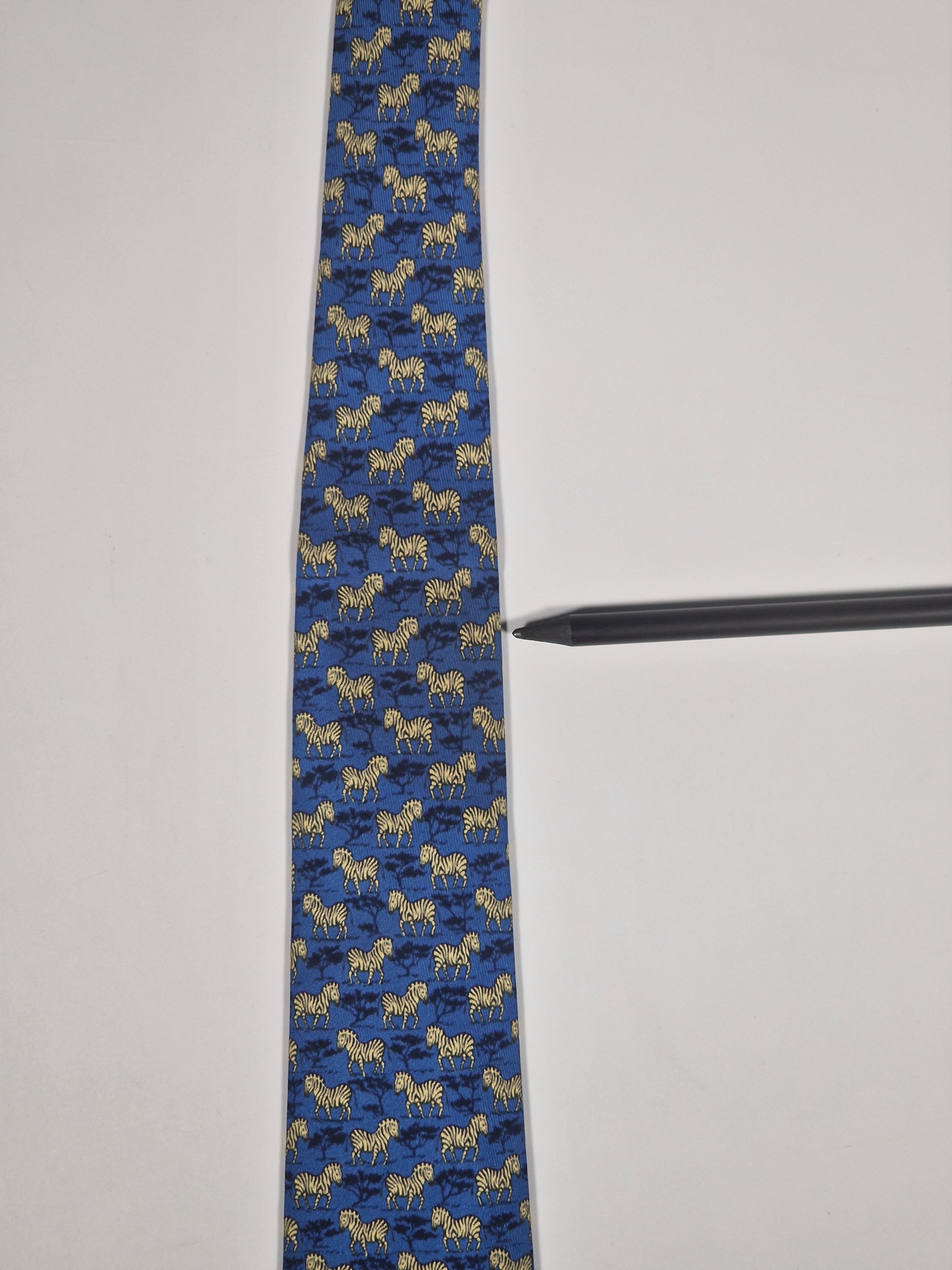 007110 Hermès silk tie blu zebra pattern 7110 OA